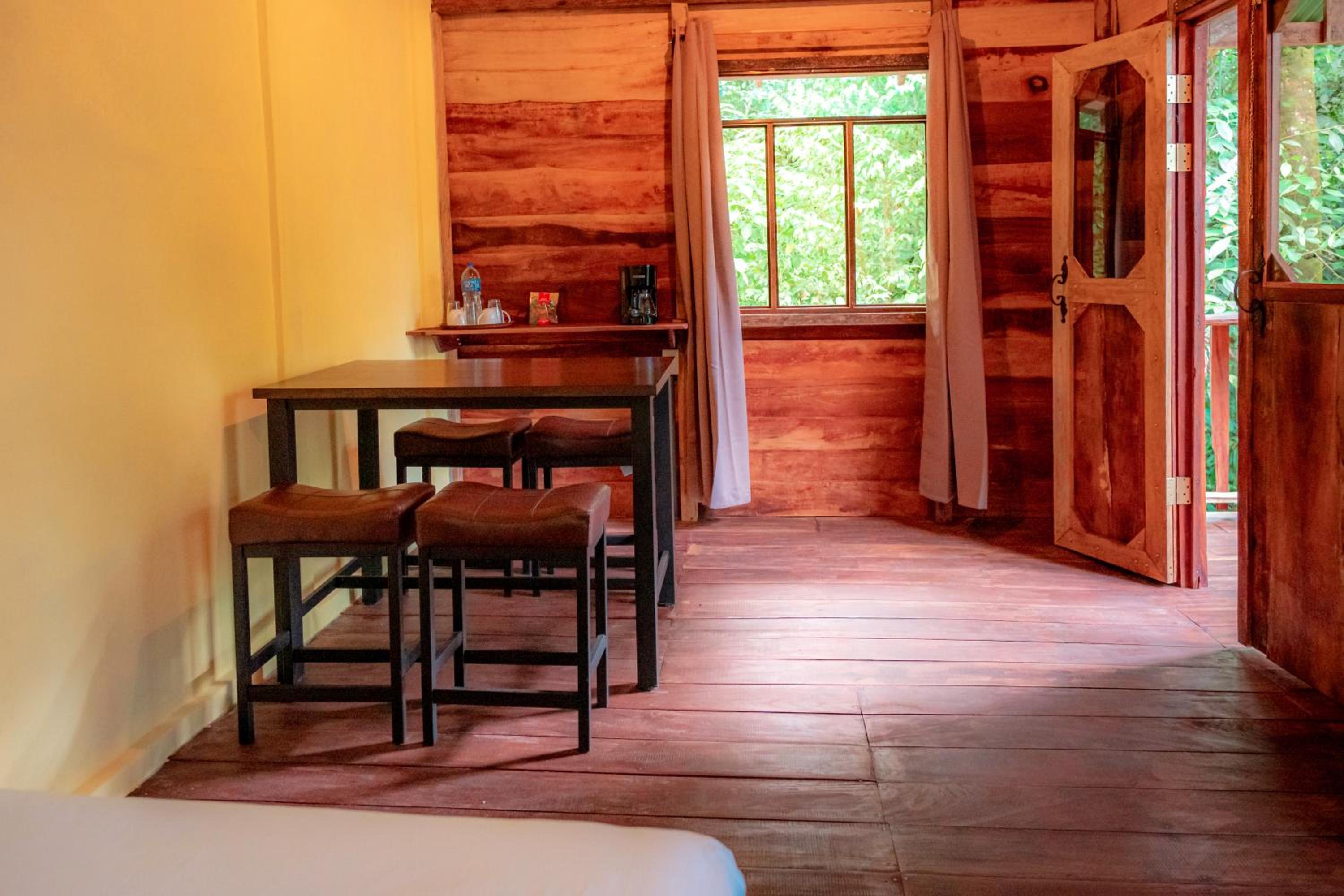 La Tigra Rainforest Lodge
