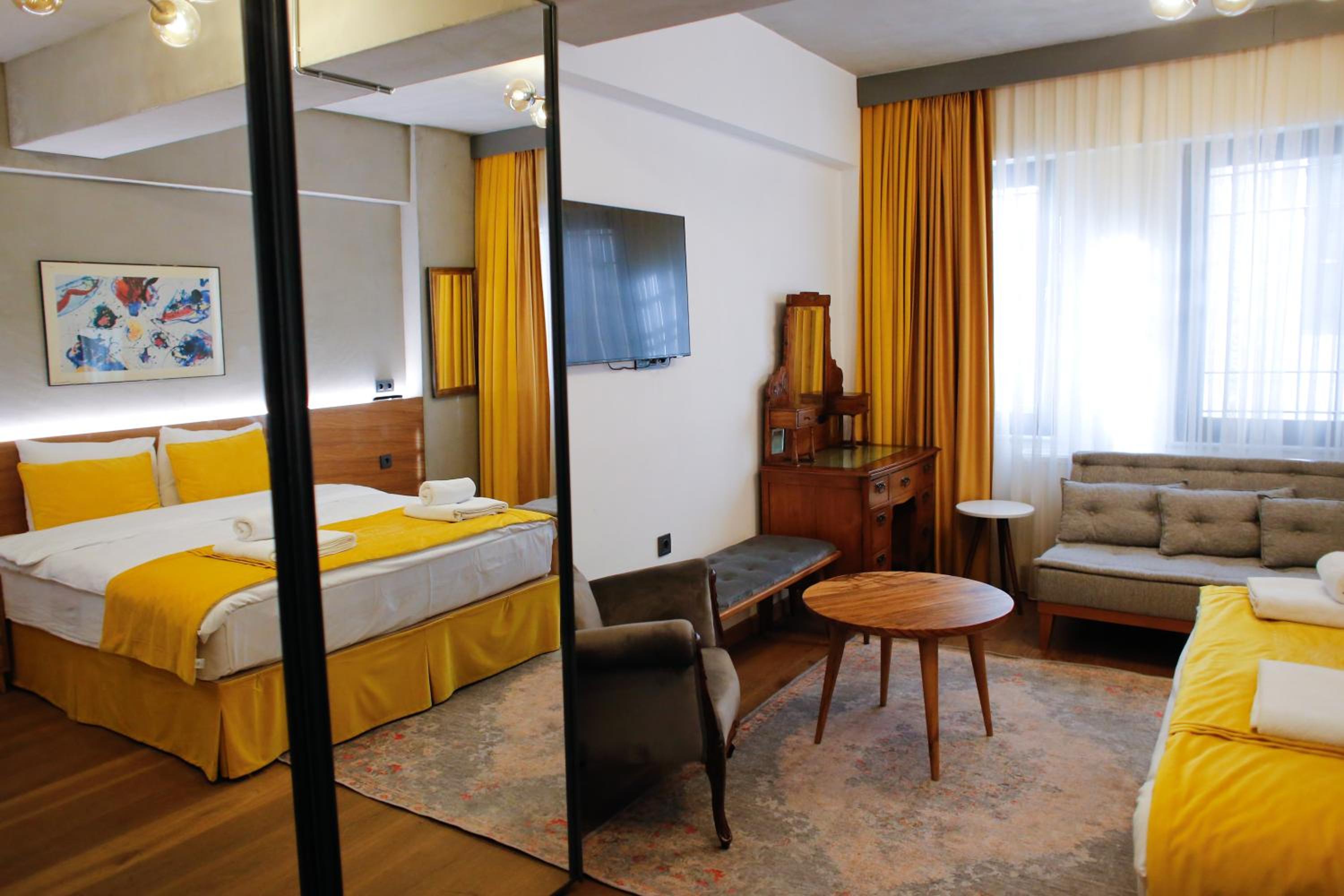 Aleksandr Pera Otel - Image 19