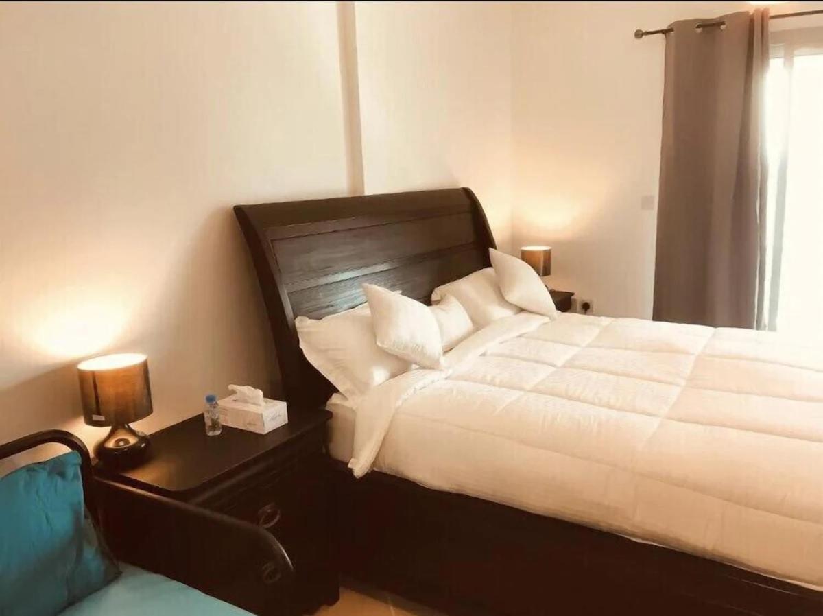 Royal Marina Inn