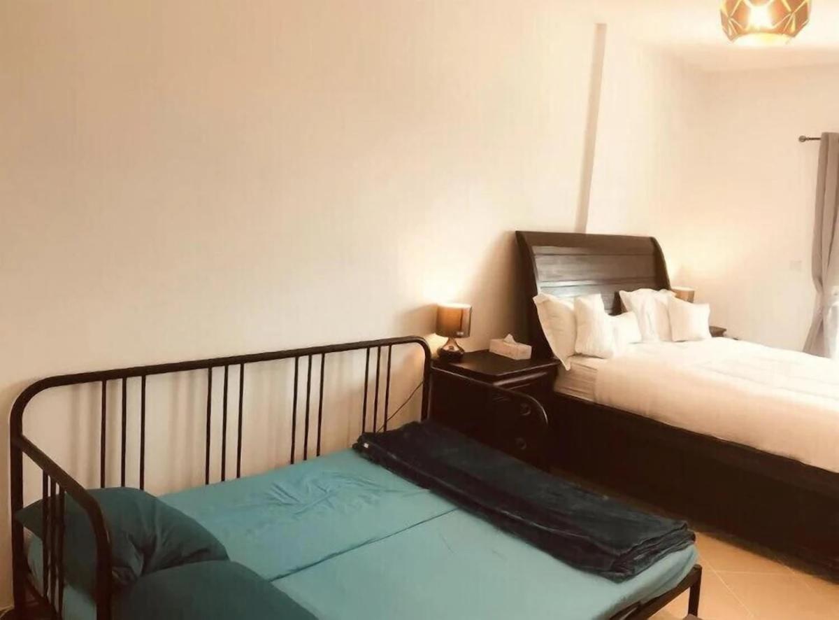 Royal Marina Inn