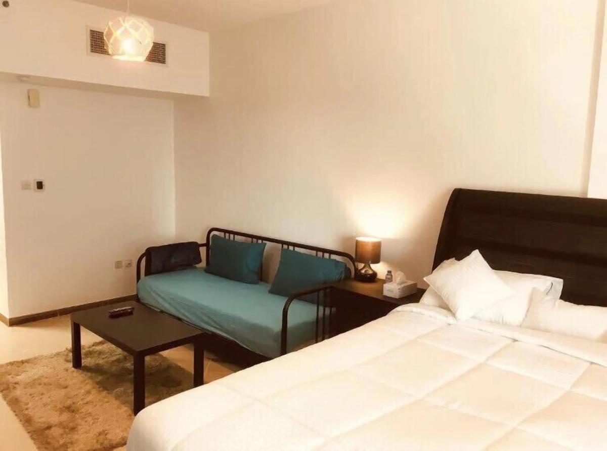 Royal Marina Inn