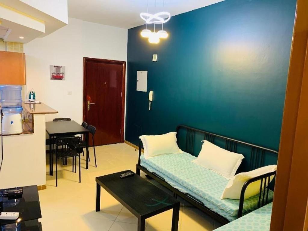 Royal Marina Inn