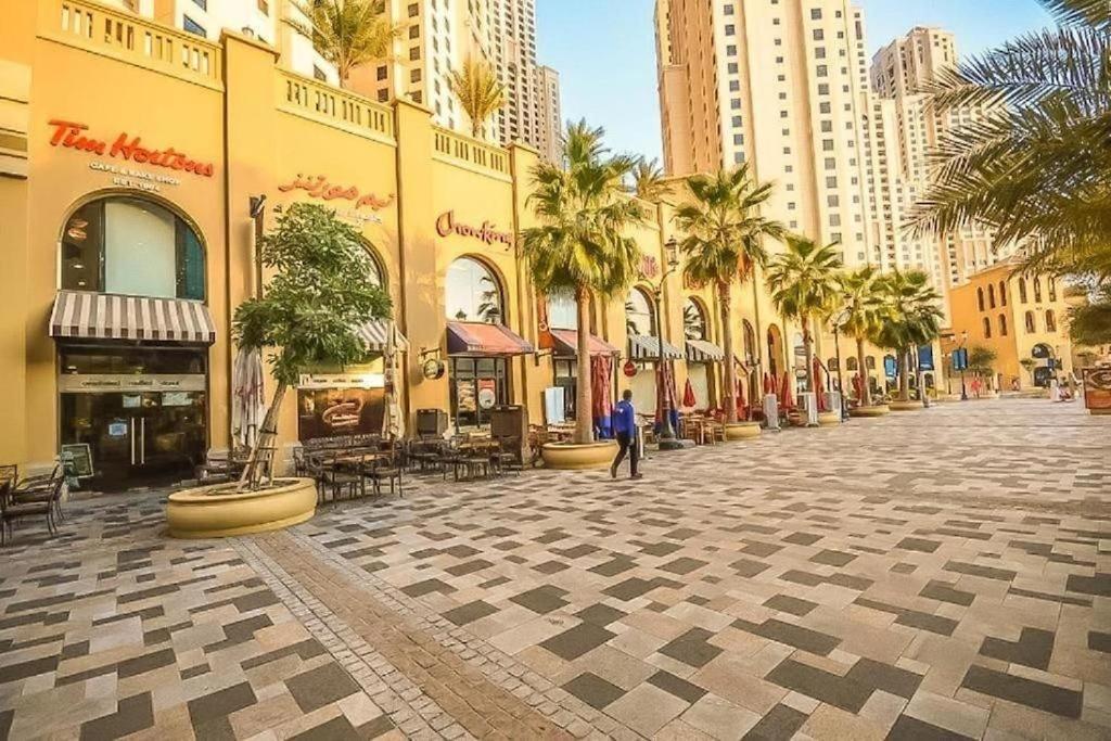 Royal Marina Inn