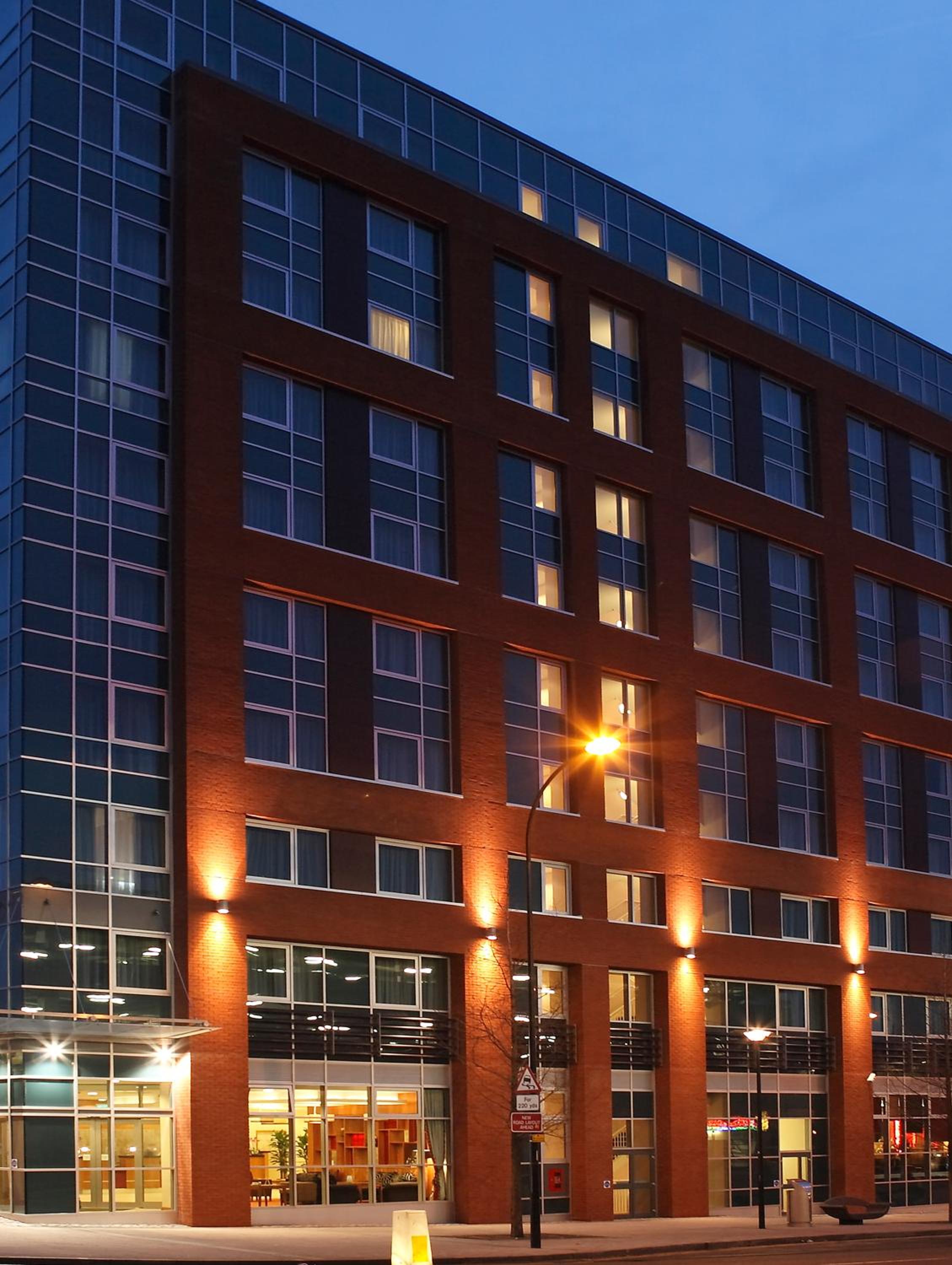 Hotel Leonardo Hotel Sheffield - Image 1