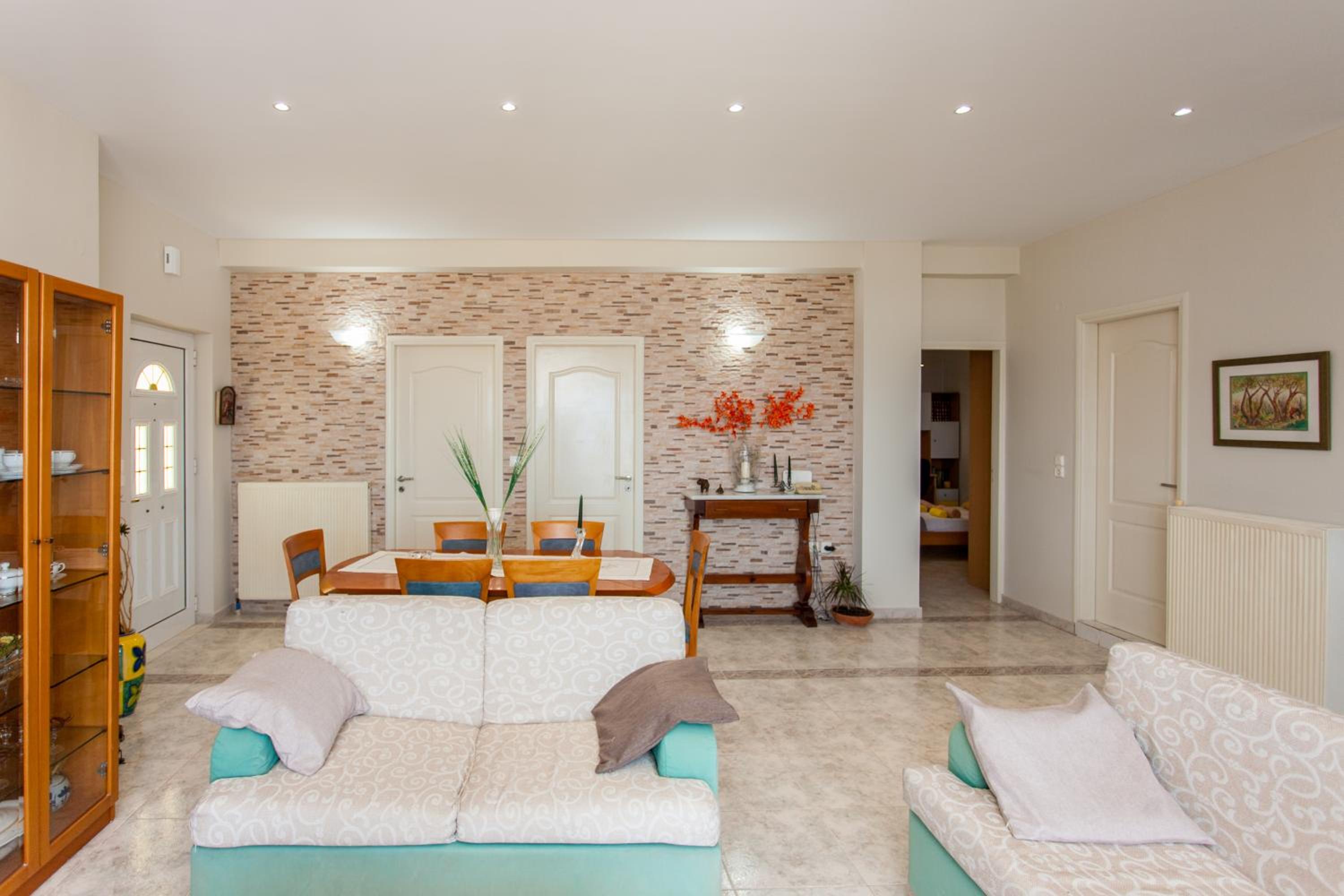 Aura Estate