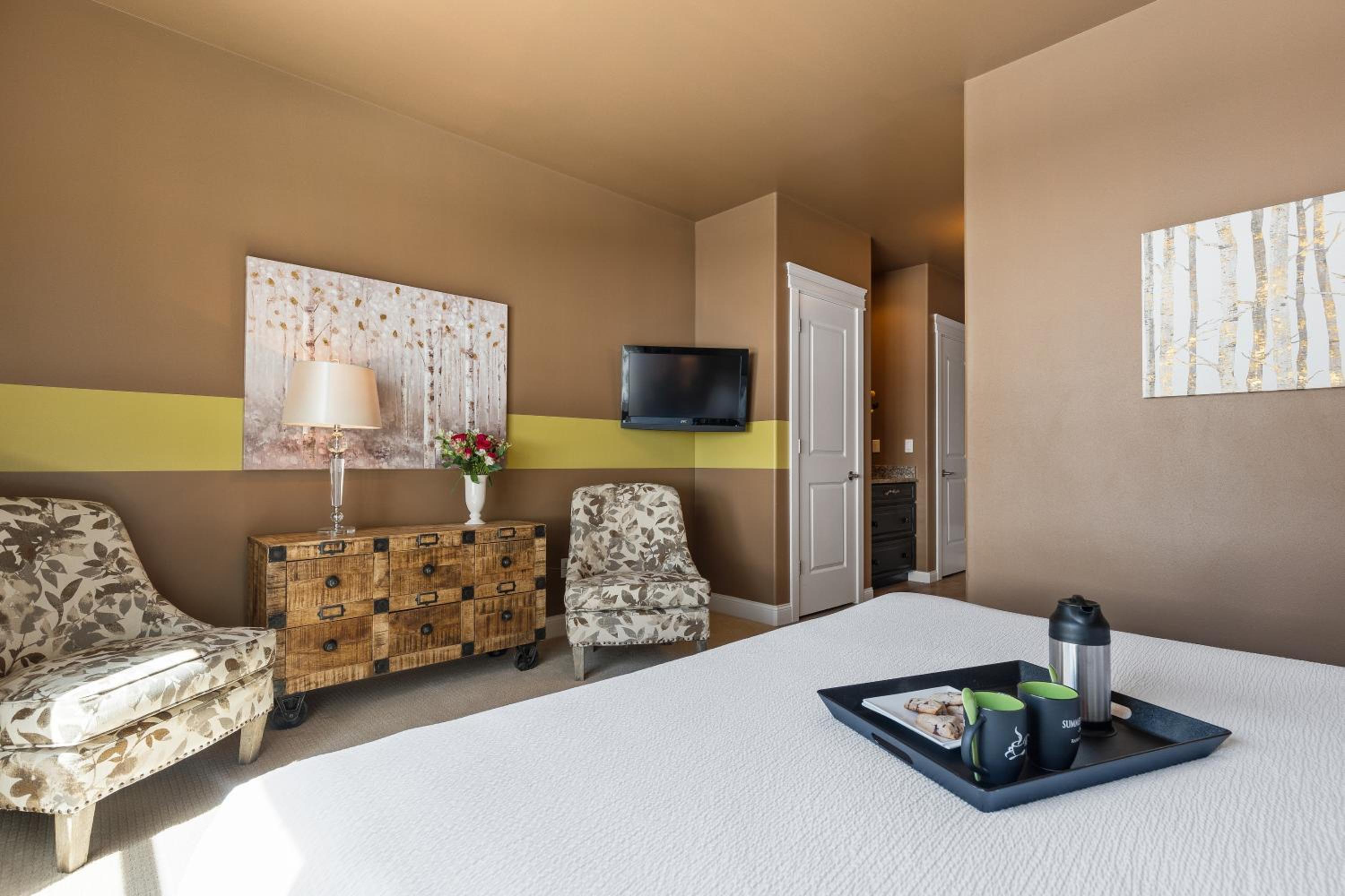 Summer Creek Inn