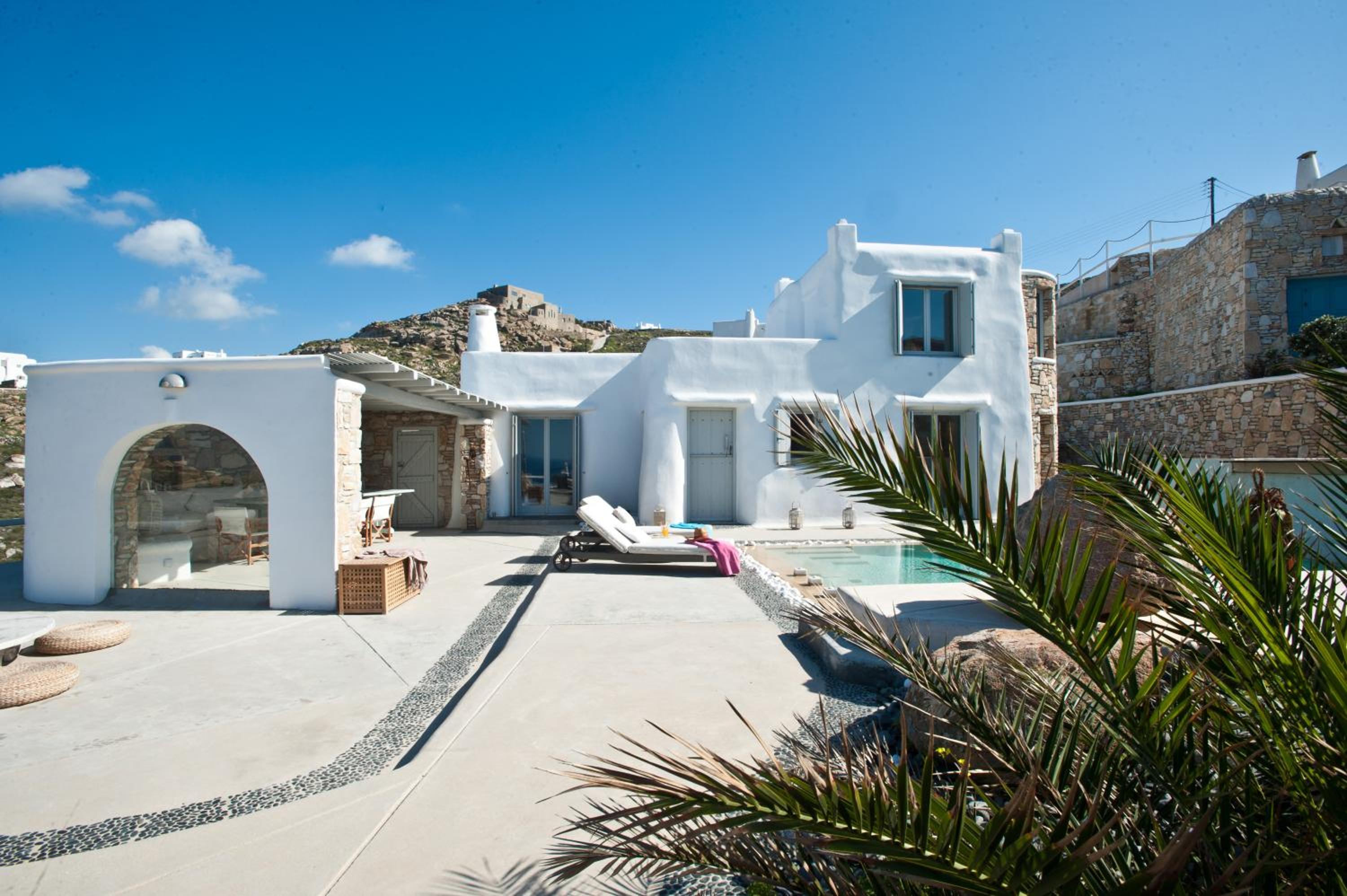 Hotel Mykonos Cloud White Villa - Image 1