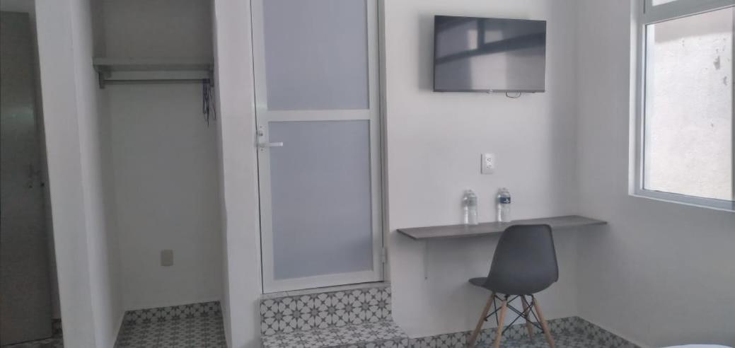 Hotel Insurgentes - Image 1