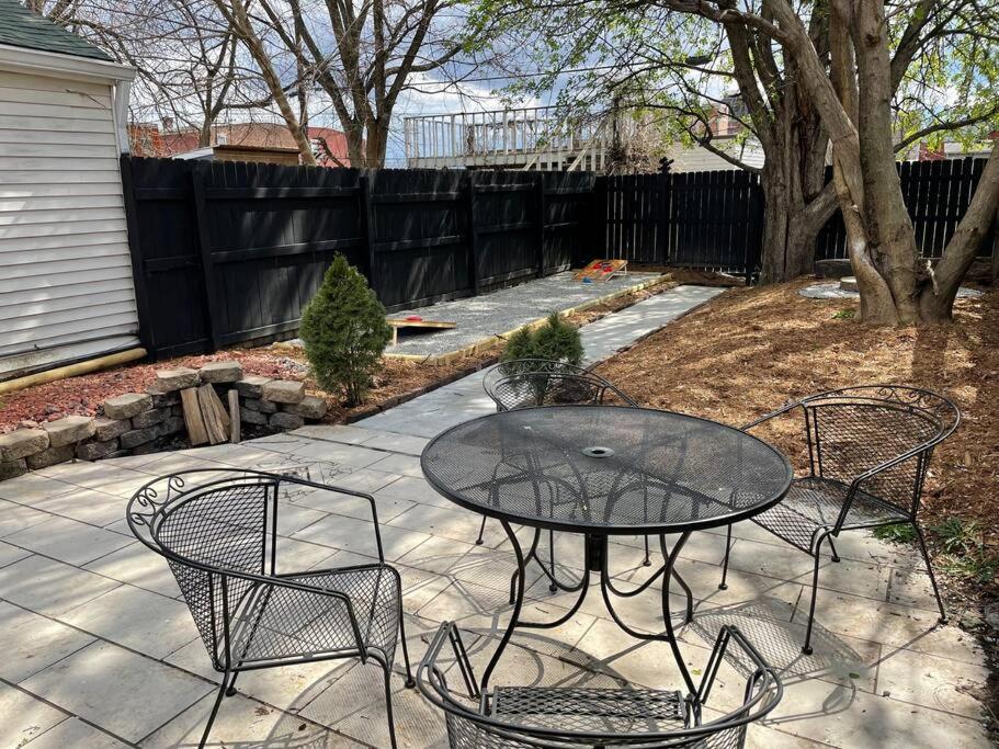 Private Home-Backyard-Parking Near Nulu Downtown view 3