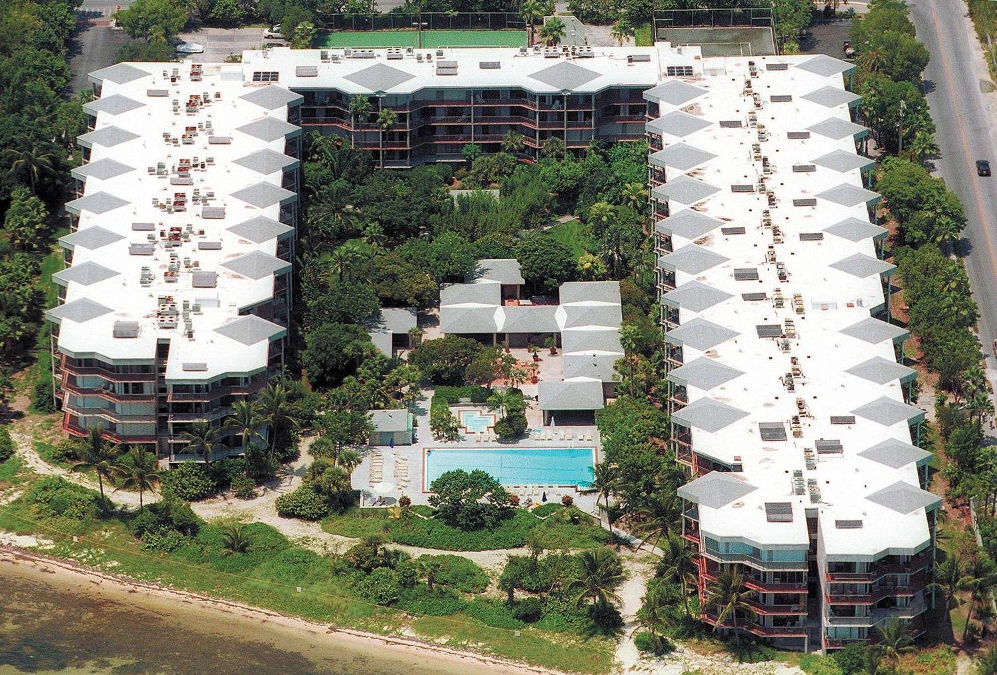 Hotel Nautical Adventures In Paradise