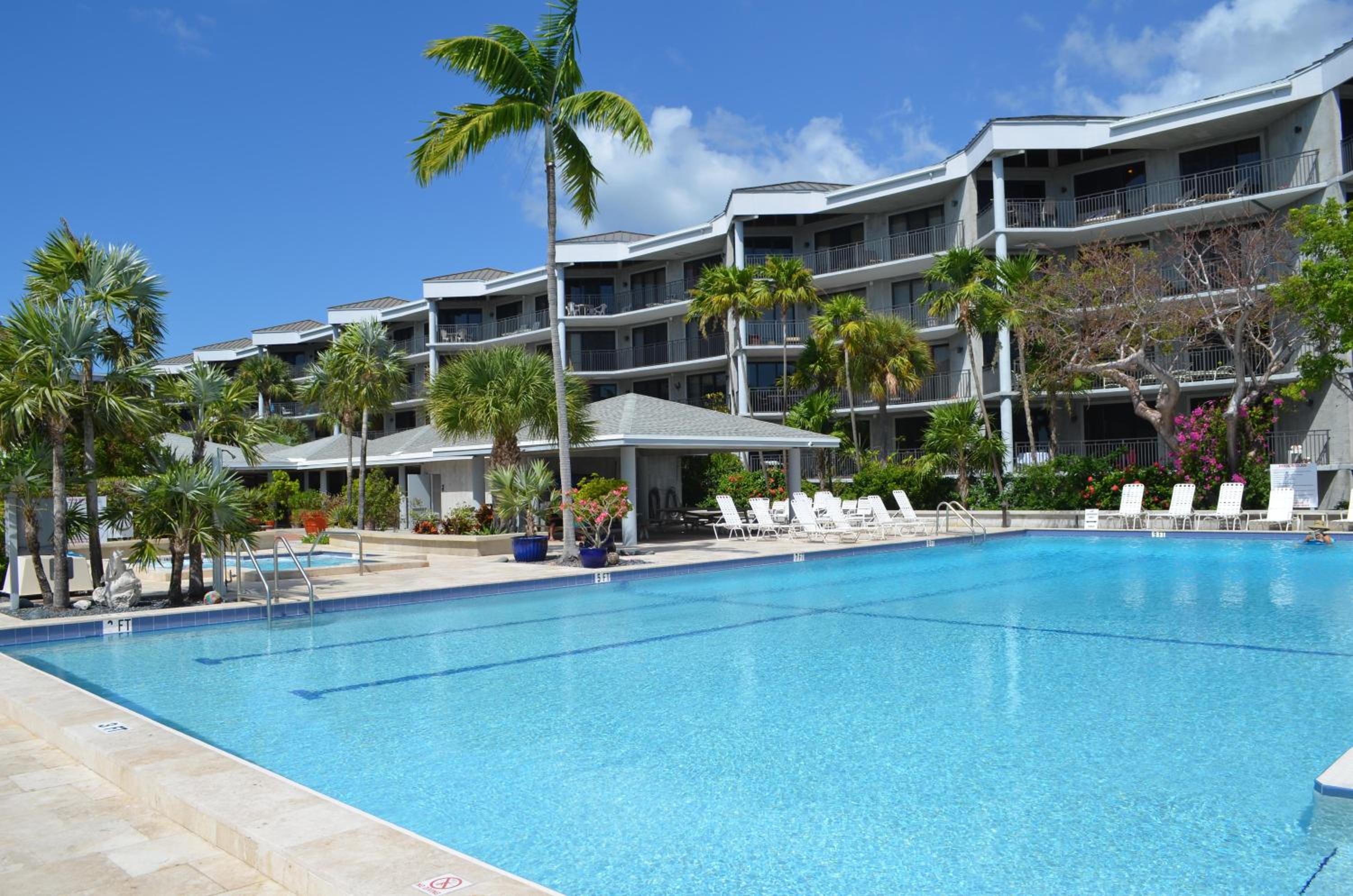 Poolside Breeze Retreat view 5