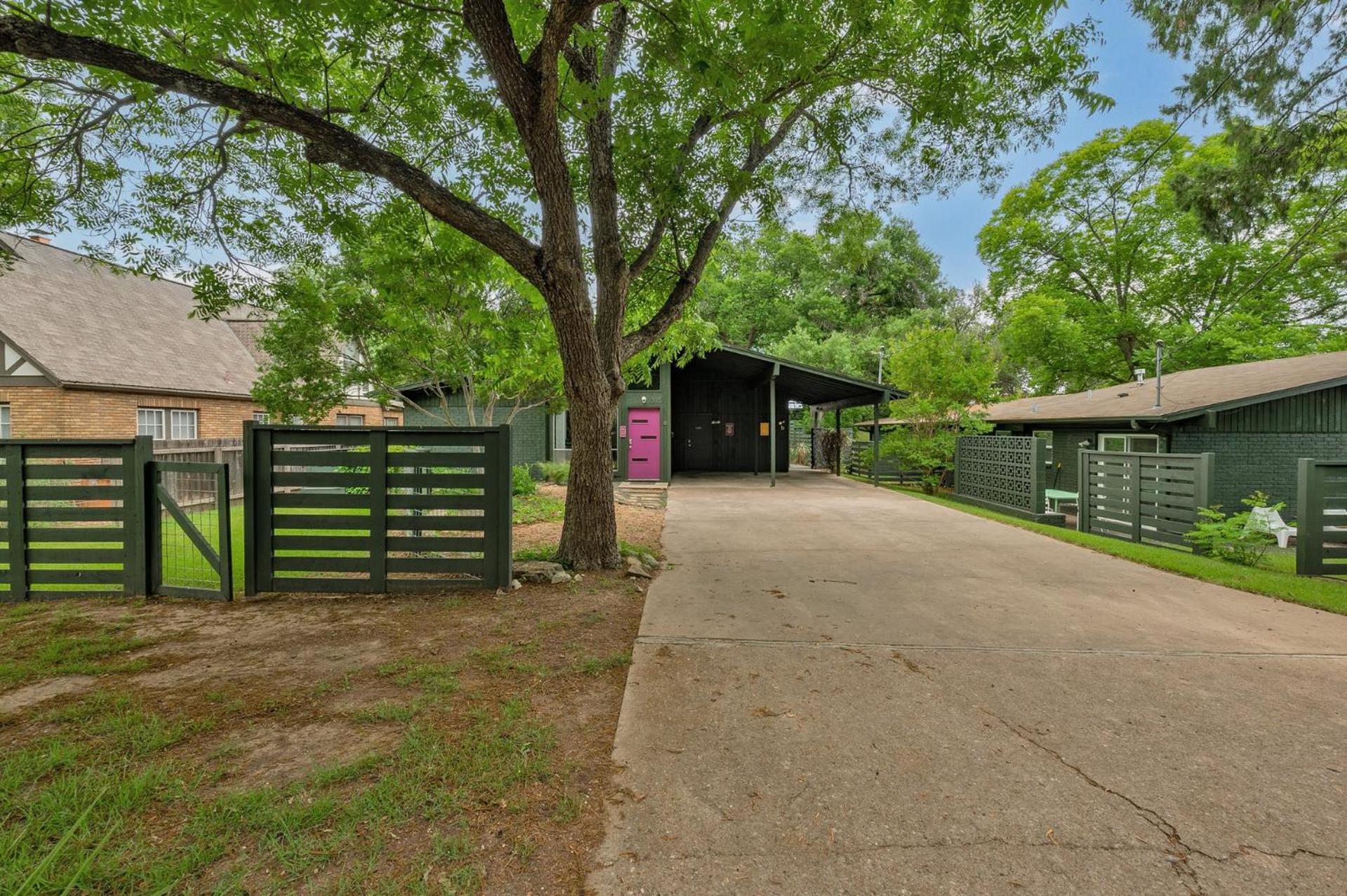 Sunny Mid Century Modern with Parking Patio and Fenced Yard by Lodgewell view 5