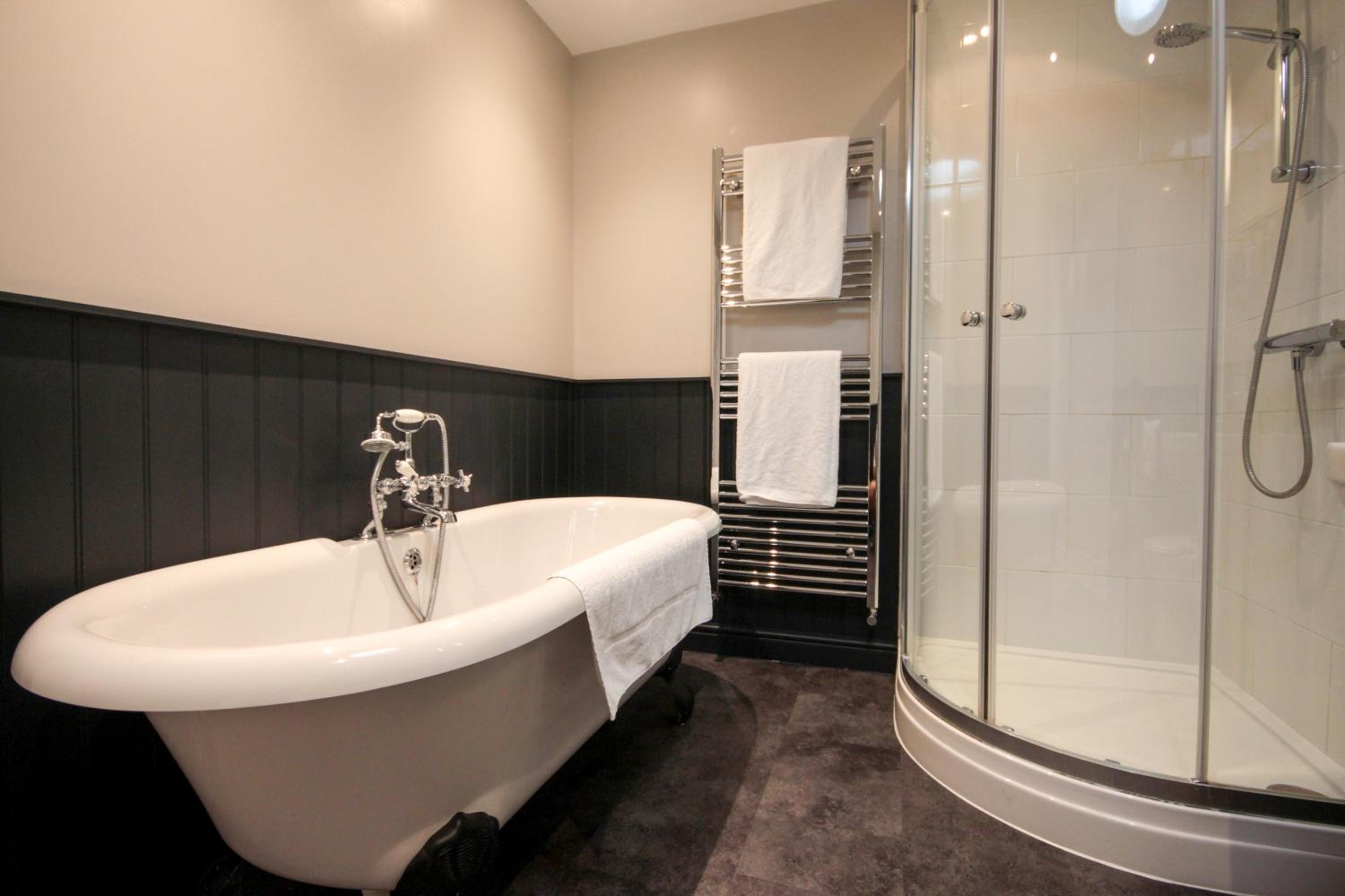 Ilminster Vacations - The Five Dials Inn - Property Image 71