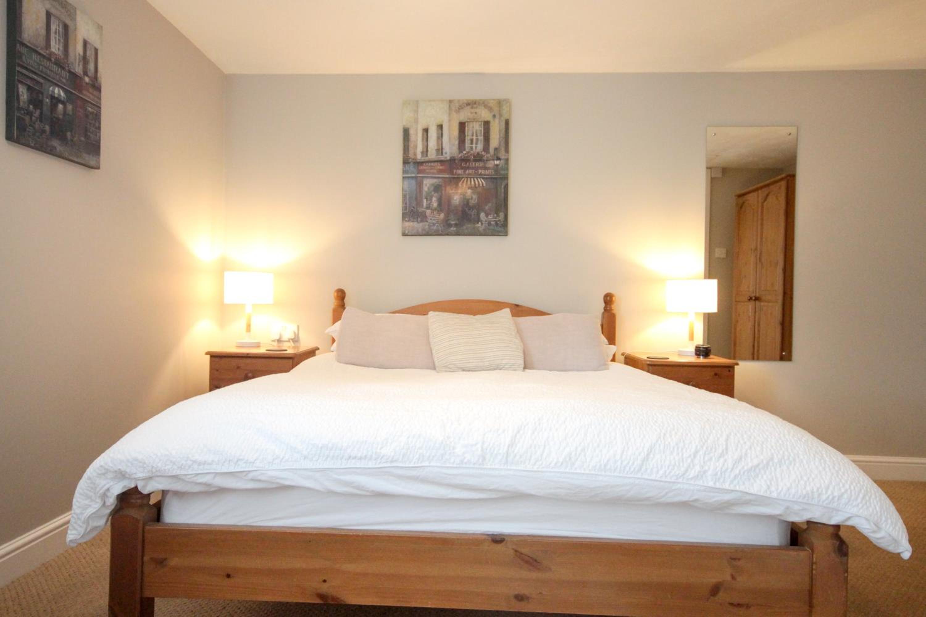 Ilminster Vacations - The Five Dials Inn - Property Image 61