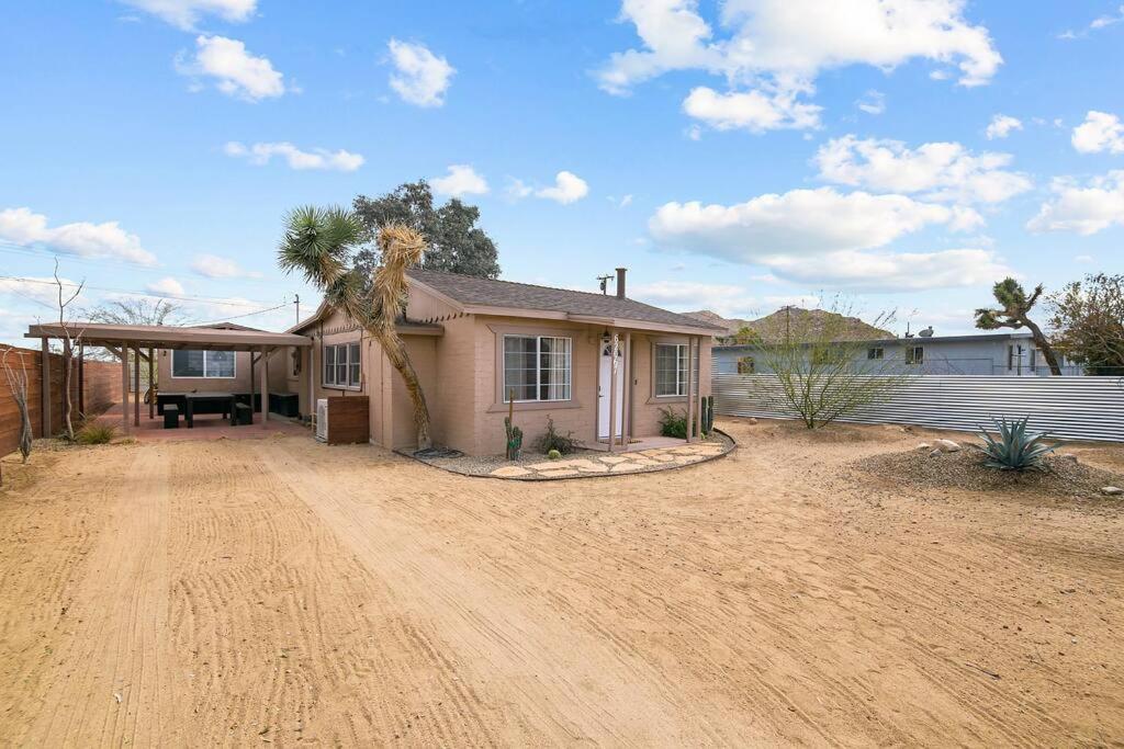 Joshua Tree 4BR with Hot Tub by Colby and Conrad view 5