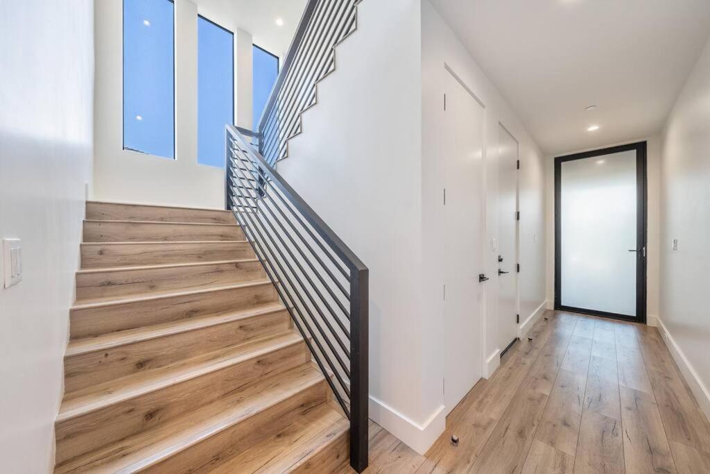 BEDFORD VILLA 6BEDROOMS - BEST LOCATION