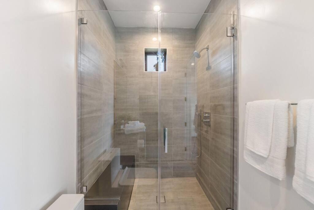 BEDFORD VILLA 6BEDROOMS - BEST LOCATION