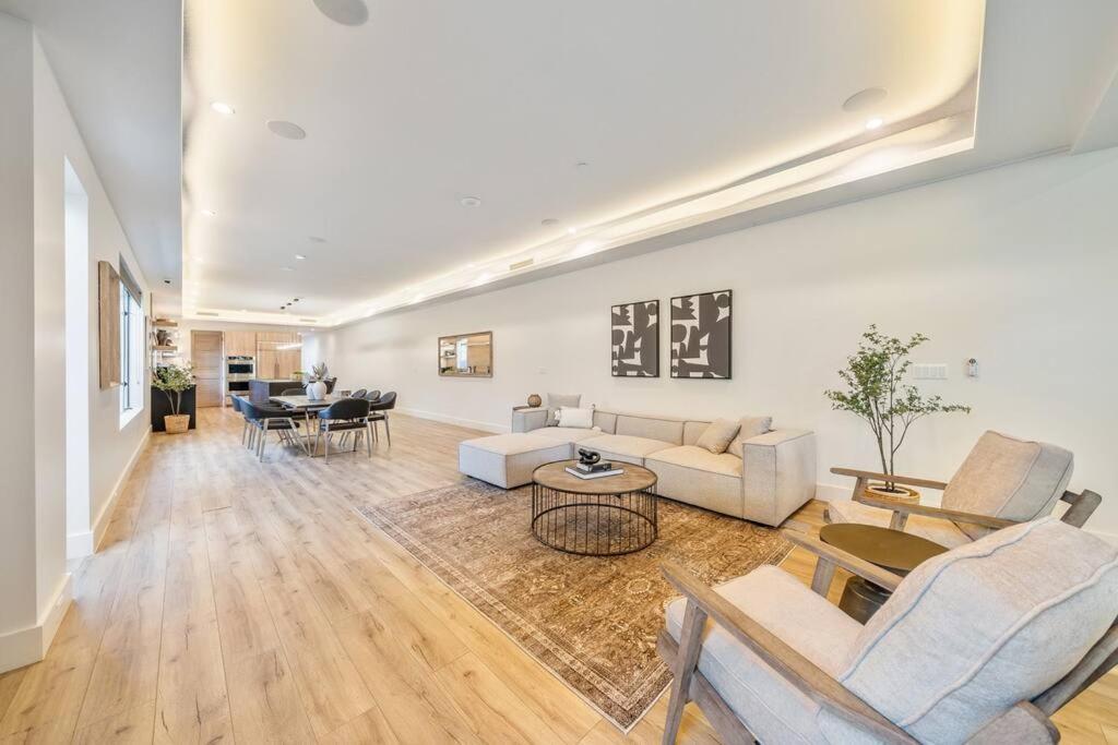 BEDFORD VILLA 6BEDROOMS - BEST LOCATION