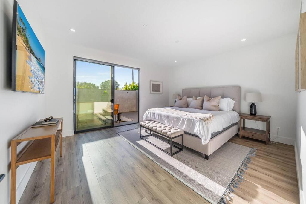 BEDFORD VILLA 6BEDROOMS - BEST LOCATION