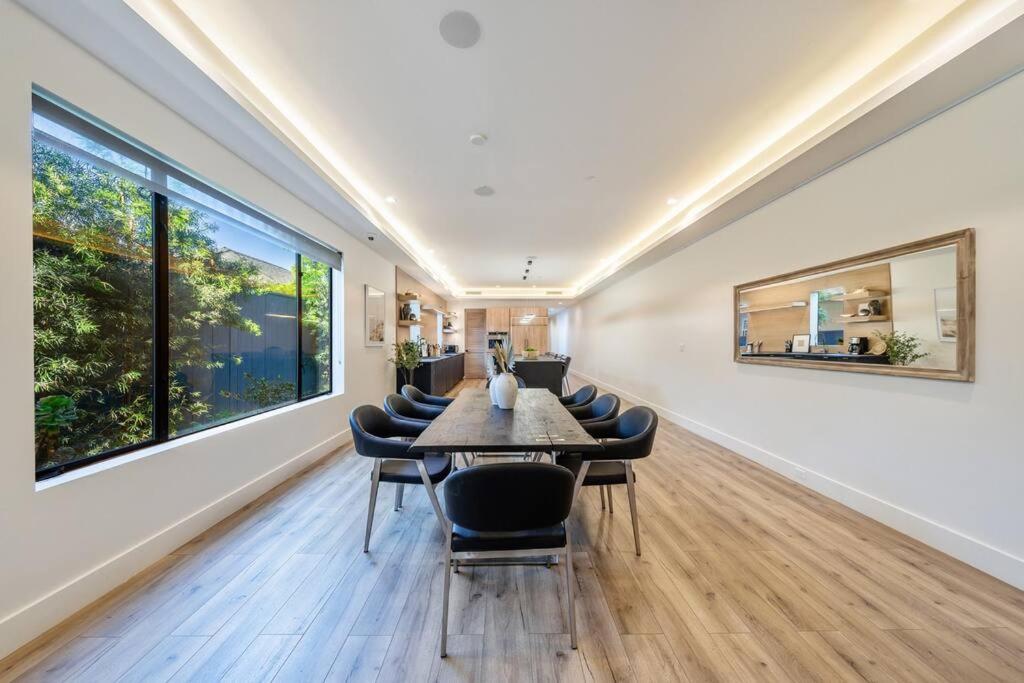BEDFORD VILLA 6BEDROOMS - BEST LOCATION