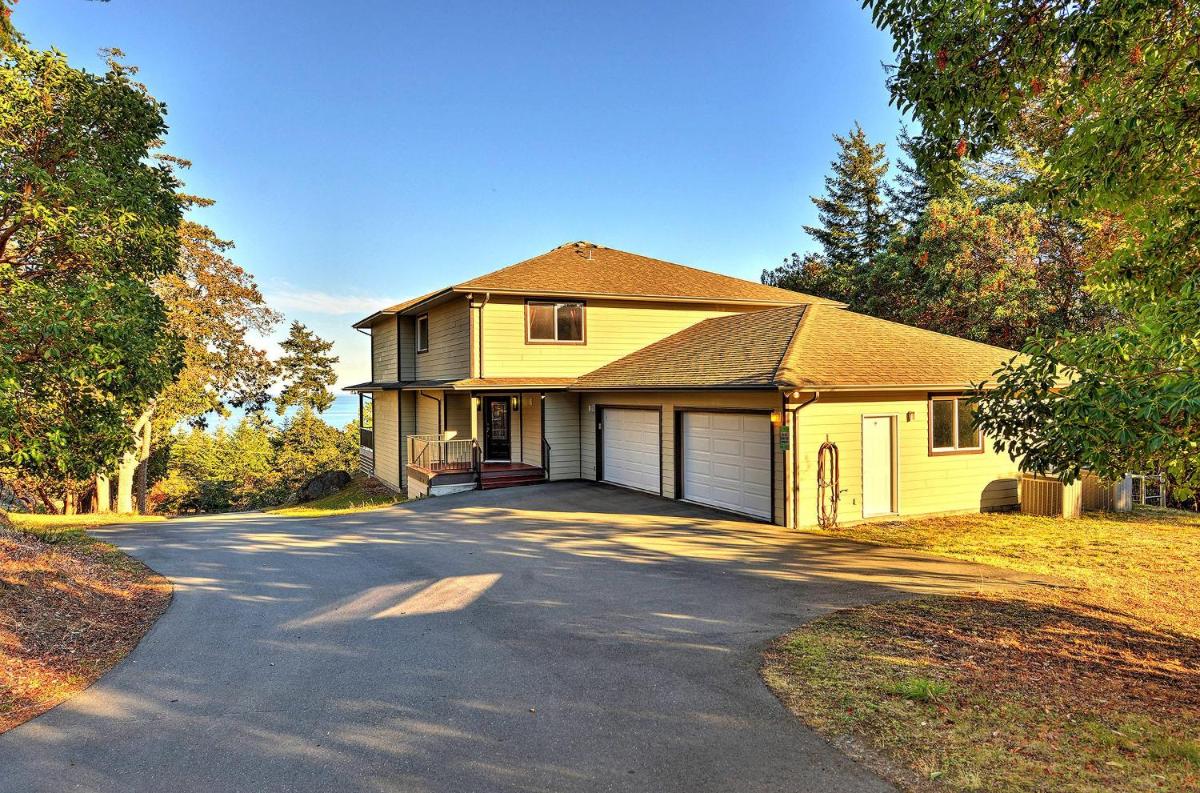 Arbutus Hill