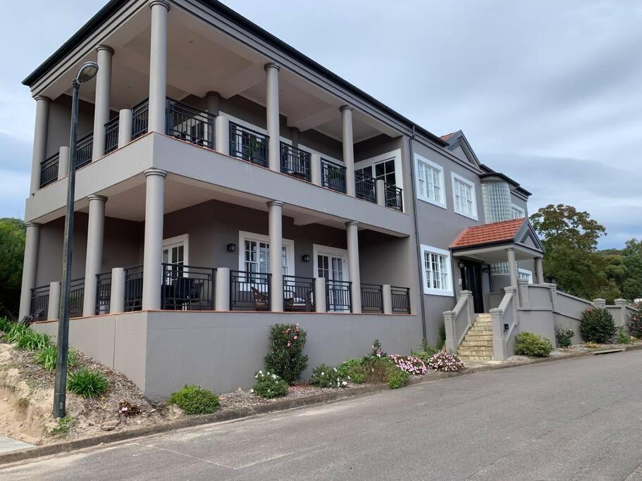 The Grande Port Stephens Luxurious golf and beach getaway on Horizons Golf Resort