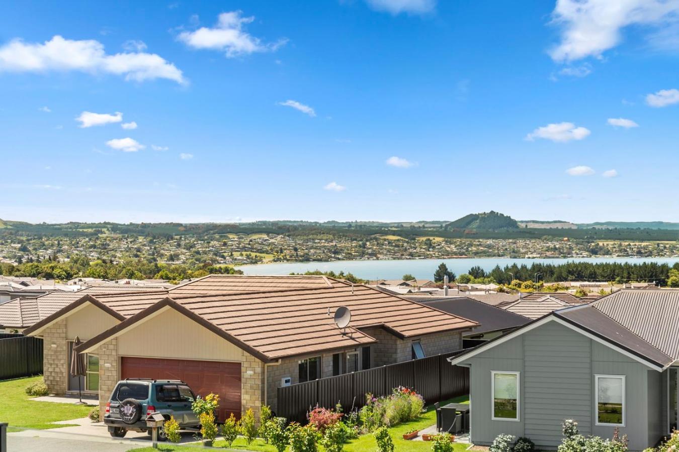 Blue Dun Views - Taupo view 3