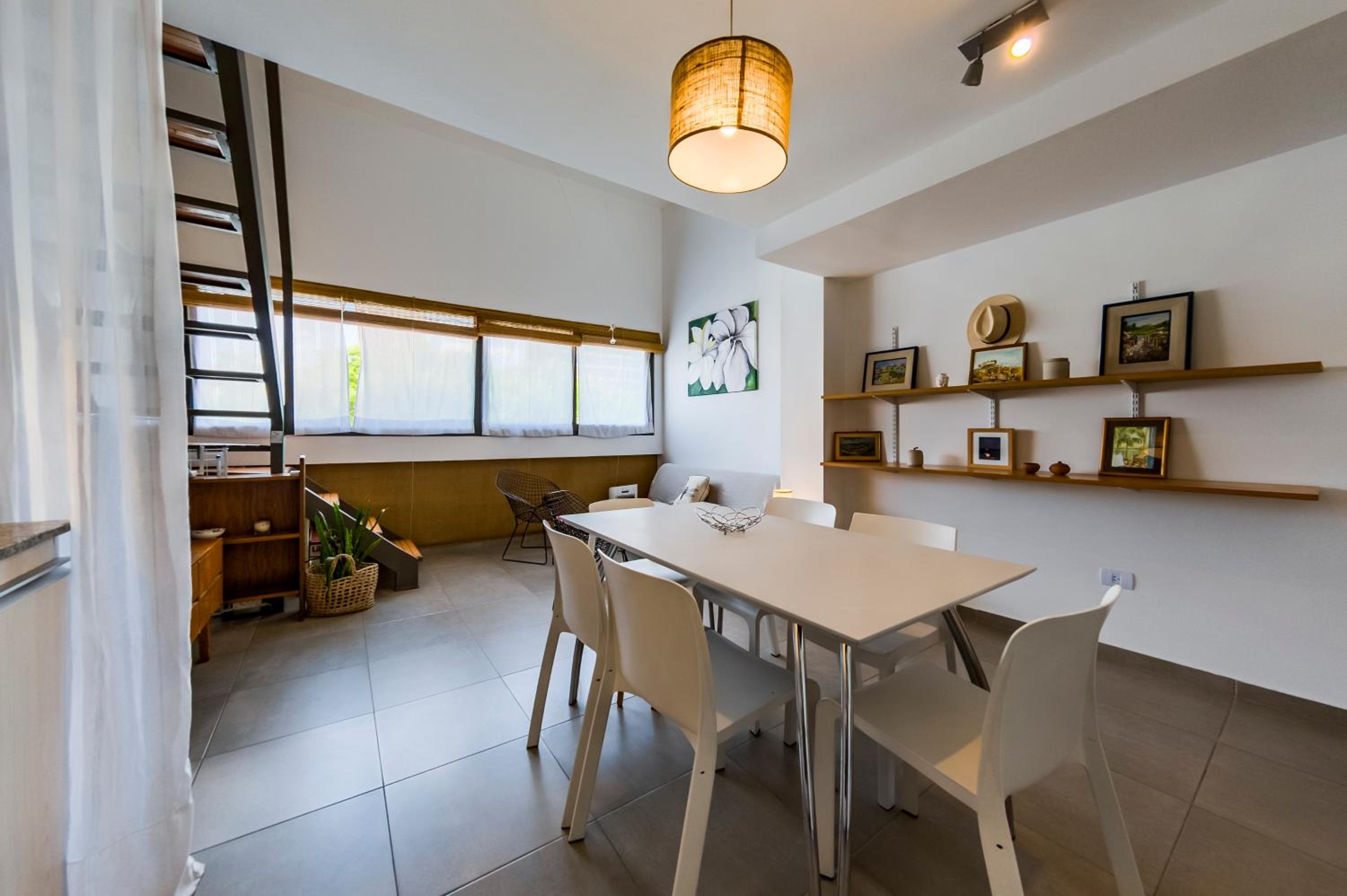 Urrutia 73 - B Alto Alberdi - Loft Elegante con Cochera para un Auto