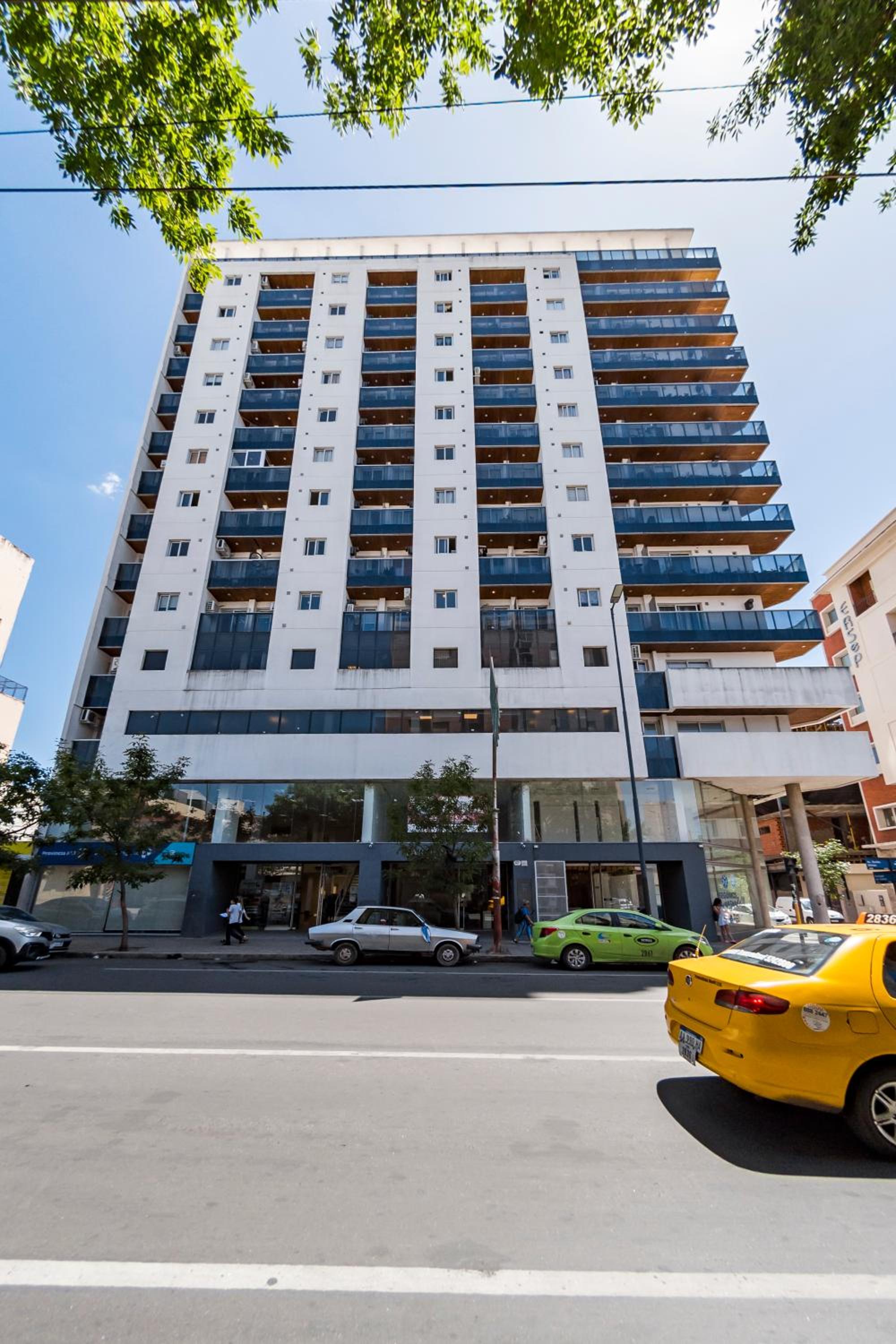 Emilio Olmos 491 - B Centro Edificio con Pileta y Vistas al Rio