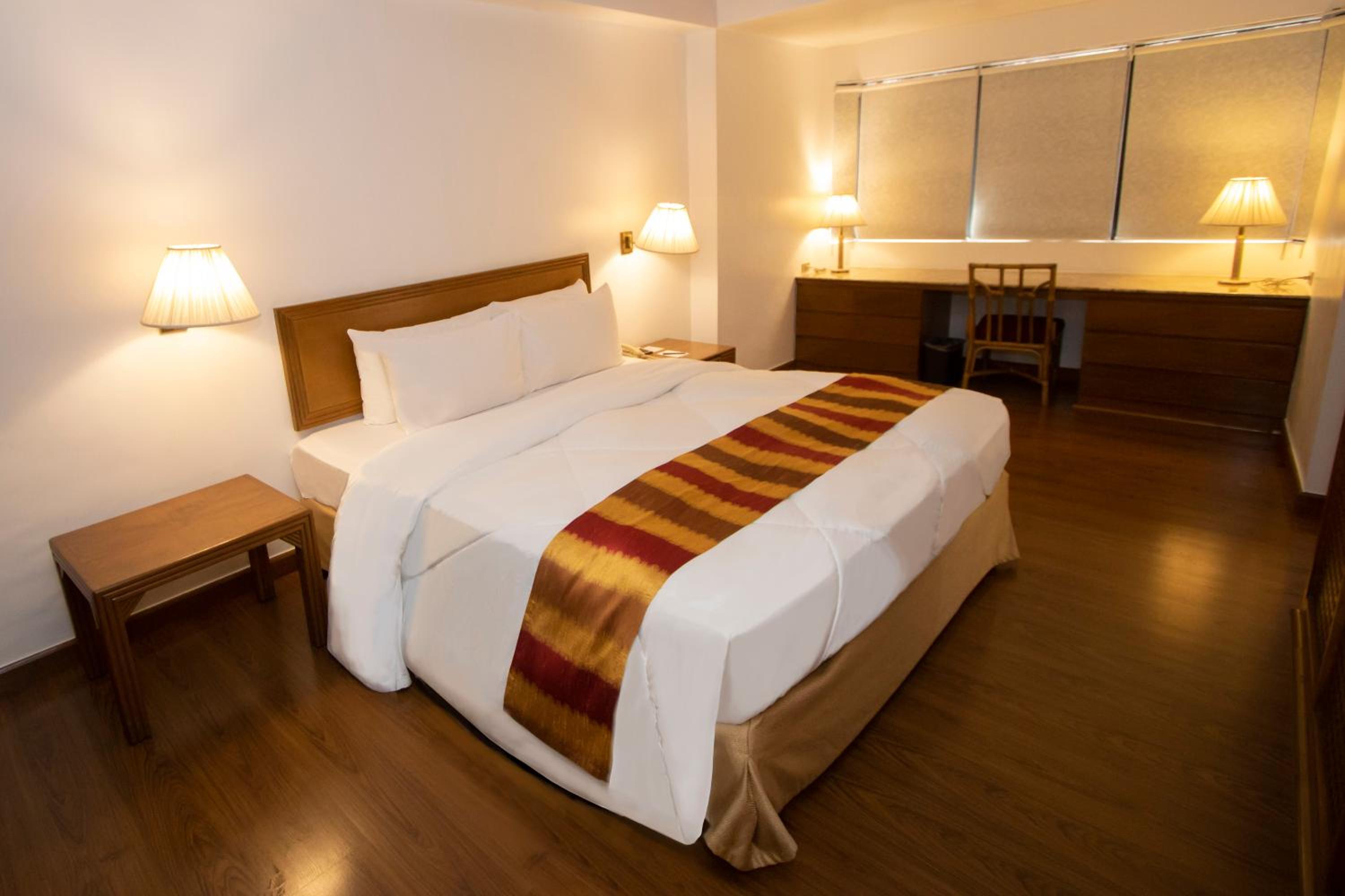 Century Park Hotel 4