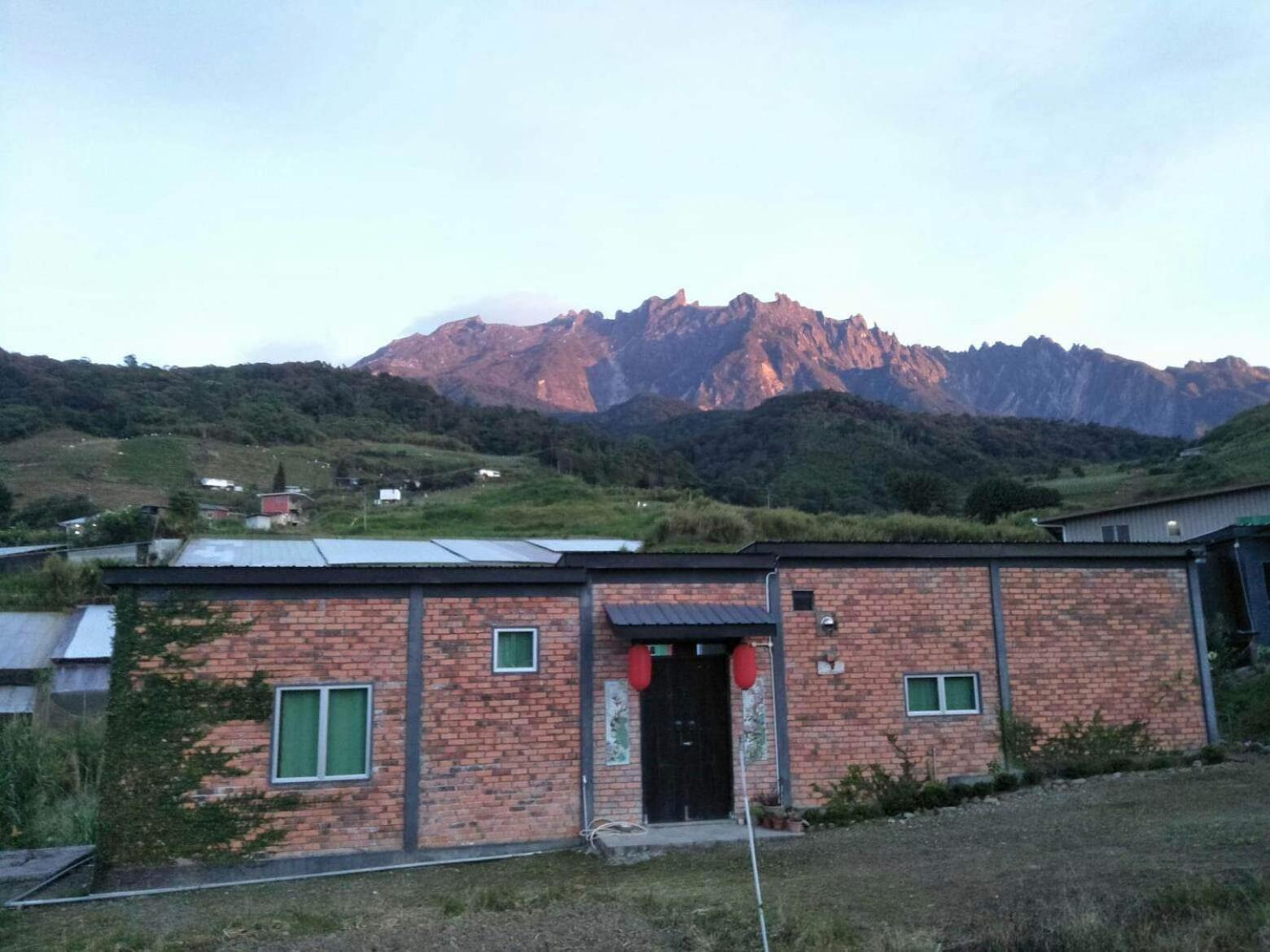 KOMOWANAN HOMESTAY photo 1