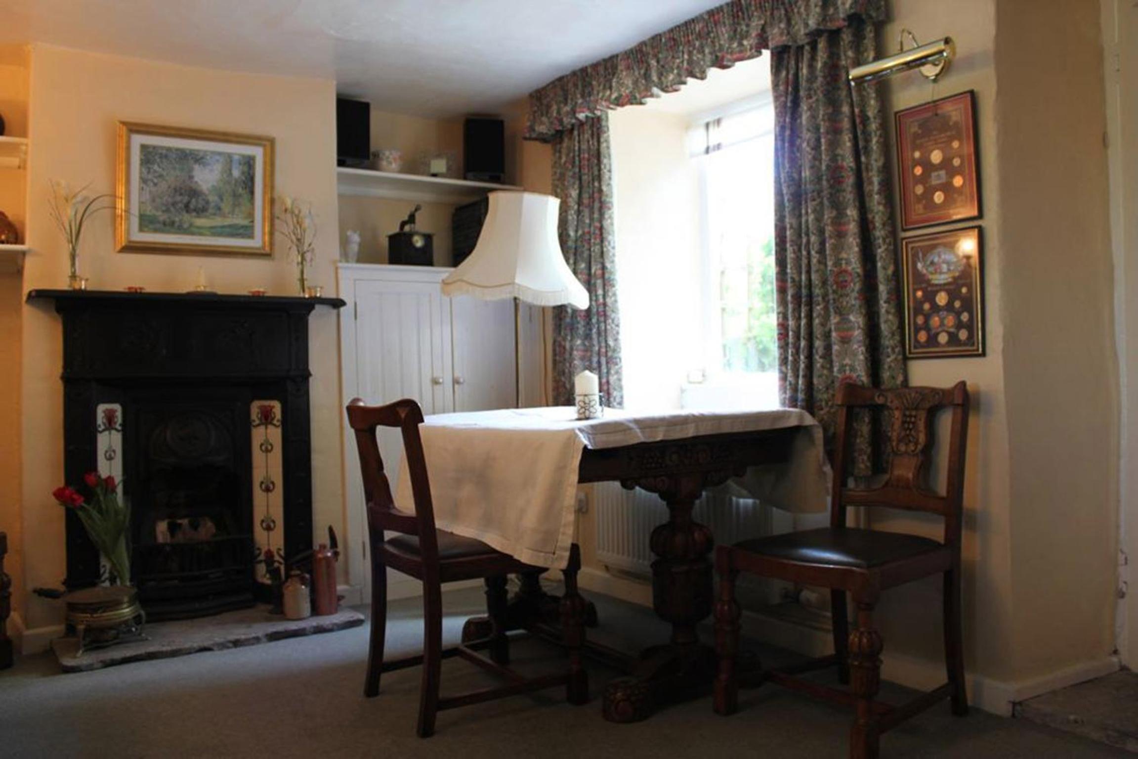 Enniskerry - The Loves Cottage view 4