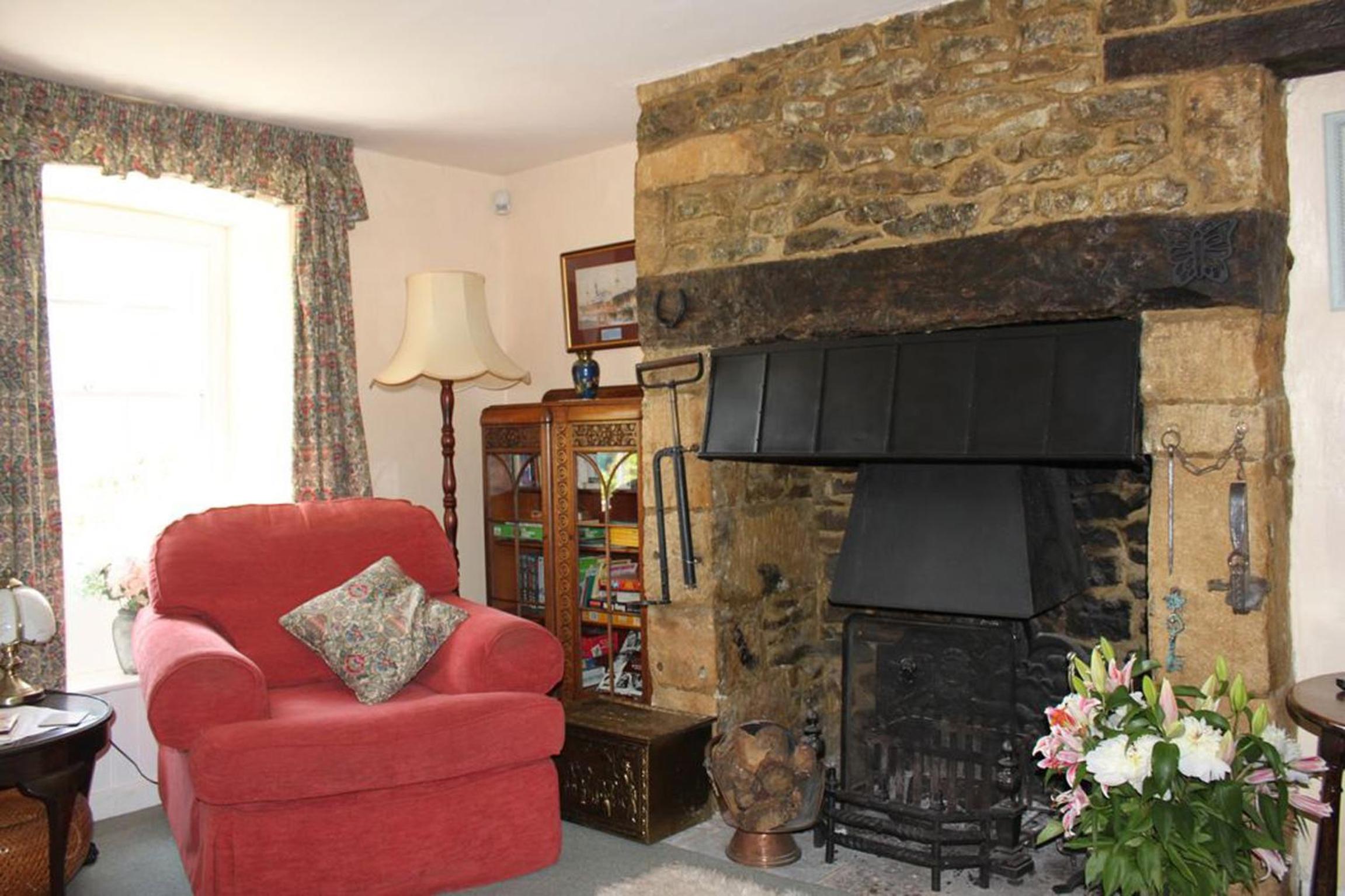 Enniskerry - The Loves Cottage view 3