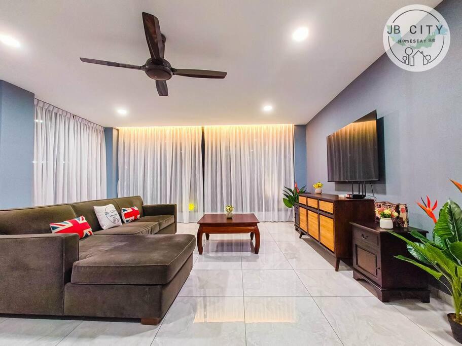 Gran Estancia Villa @ JBcity Home