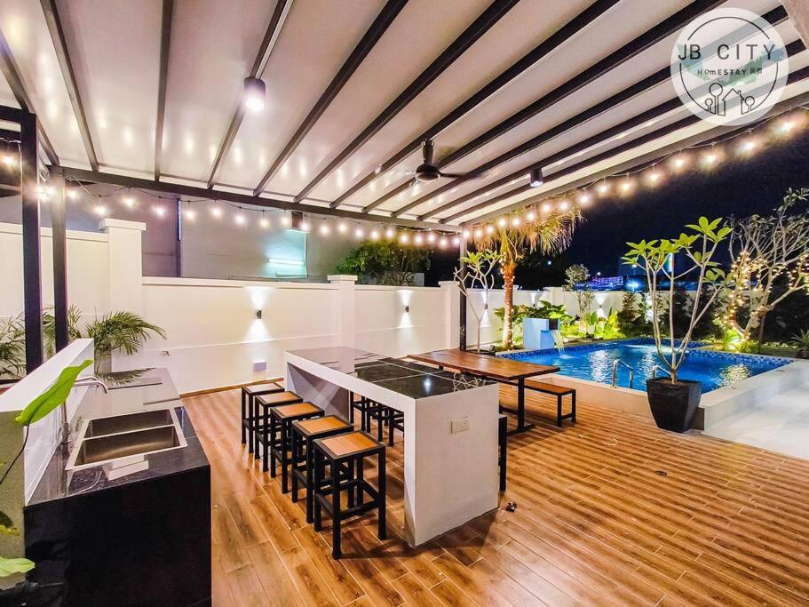 Gran Estancia Villa @ JBcity Home