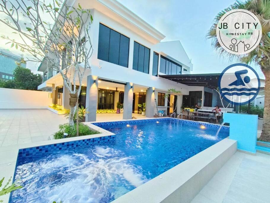 Gran Estancia Villa @ JBcity Home
