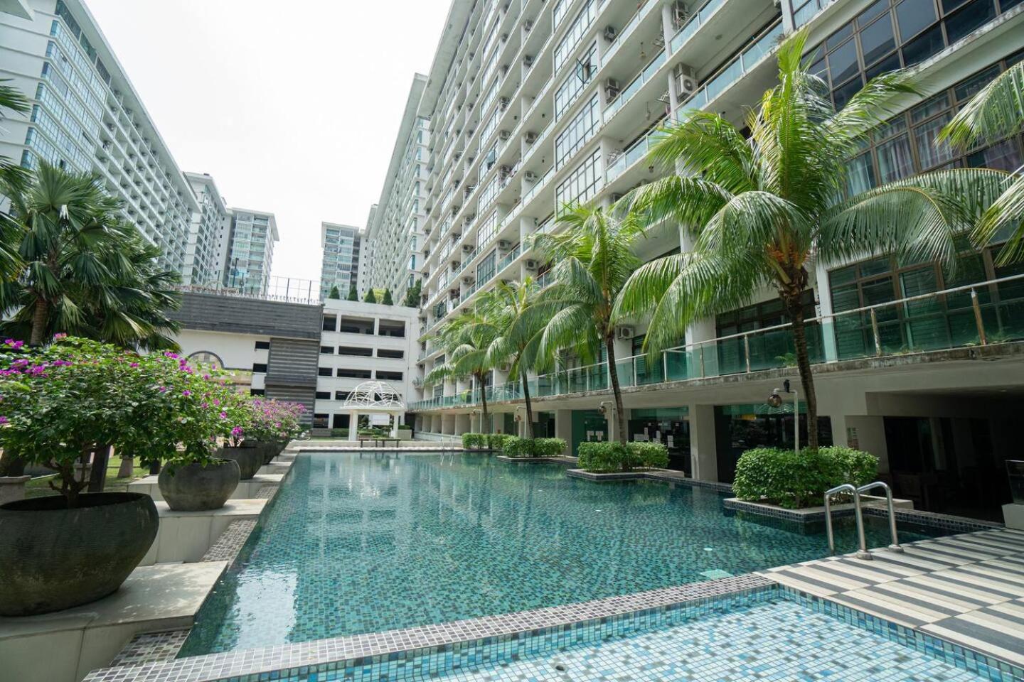 Mount Austin #Palazio A2 Pool view 1-2Pax #MSPro