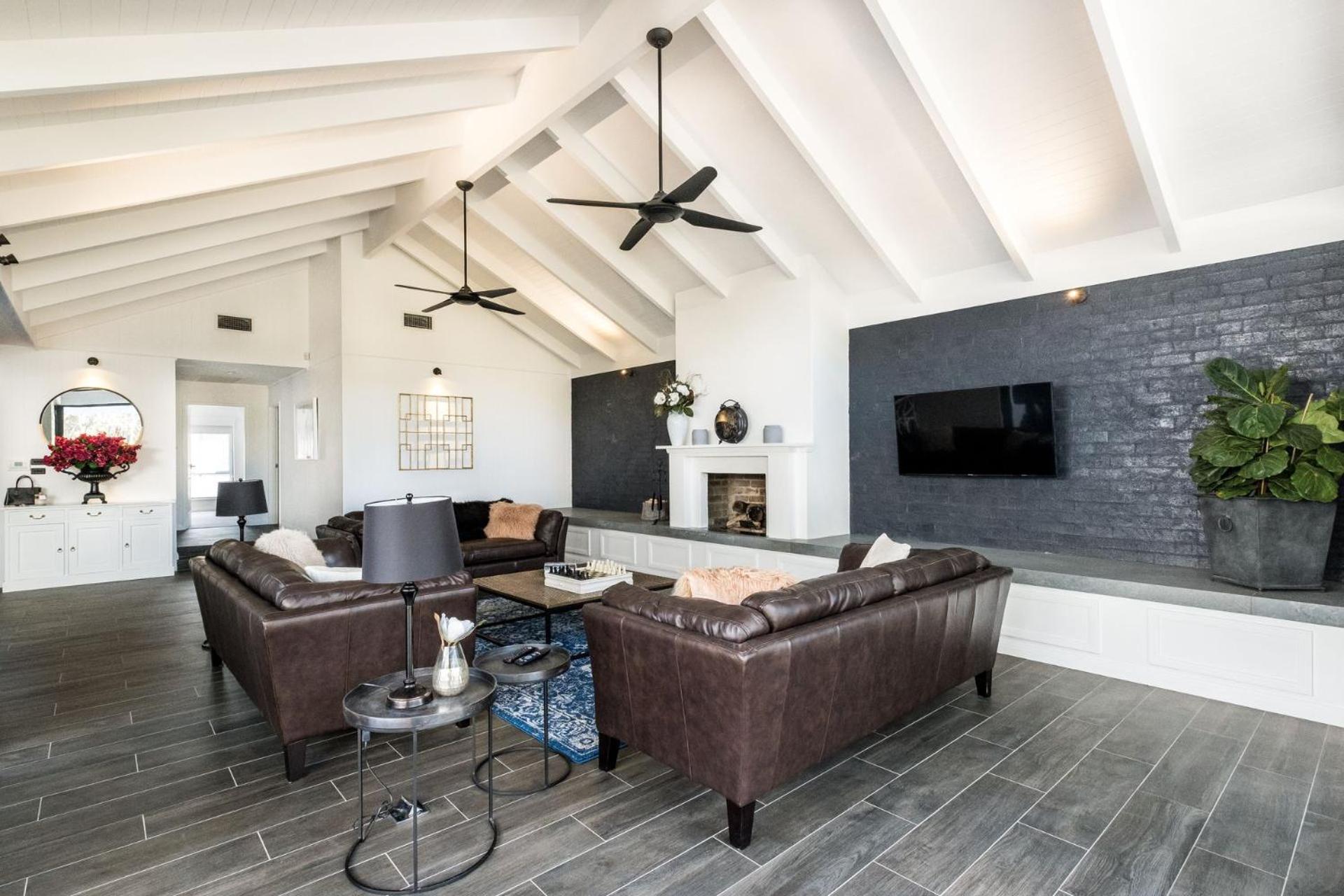 Whitevale Luxury Estate