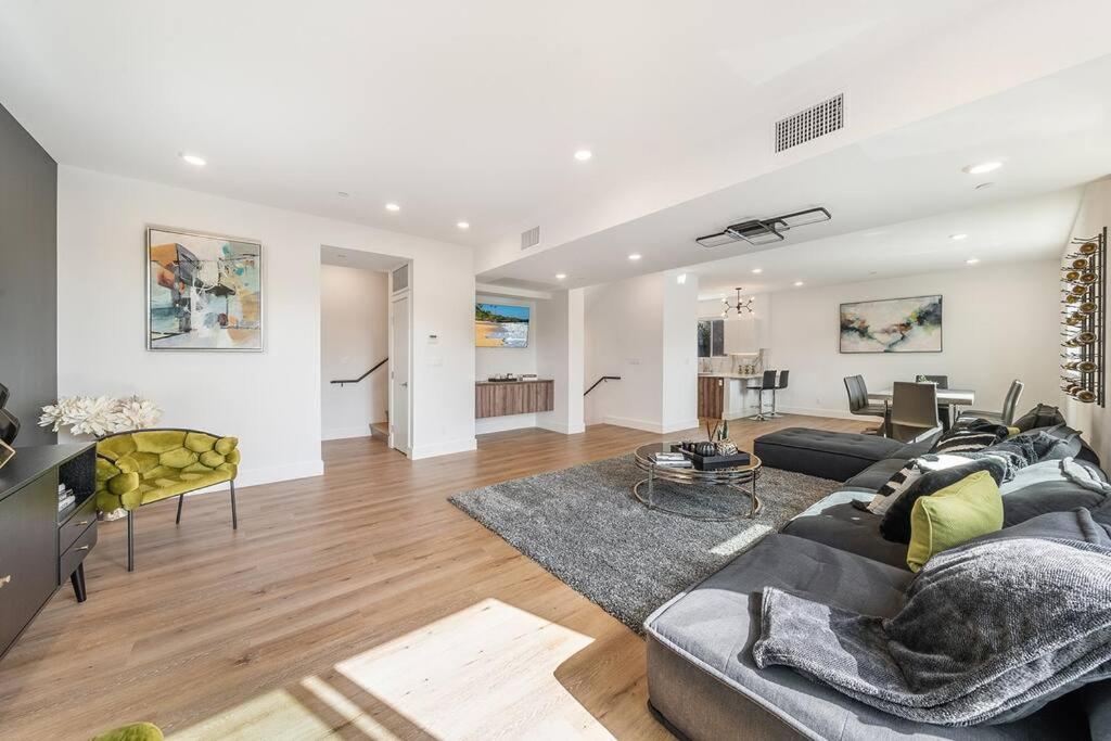 CHARMING 4BDR TOWN HOUSE