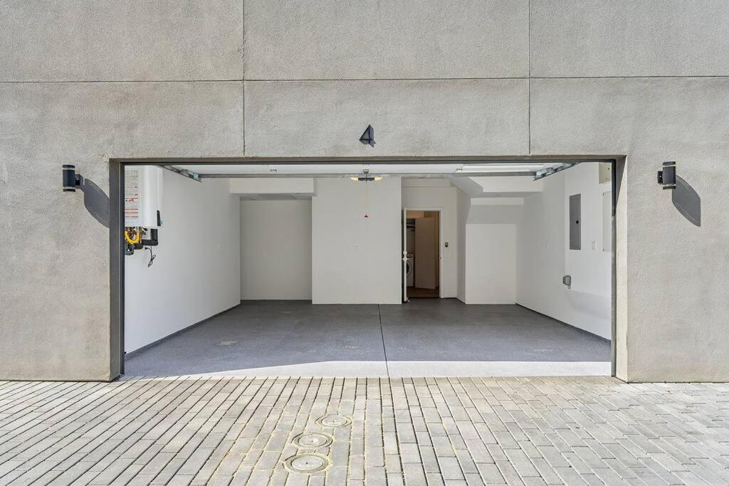 CHARMING 4BDR TOWN HOUSE