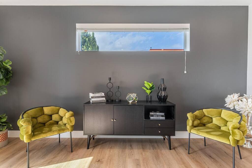 CHARMING 4BDR TOWN HOUSE