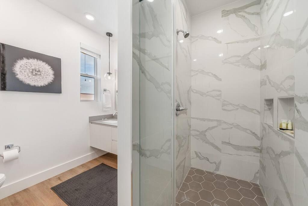 CHARMING 4BDR TOWN HOUSE