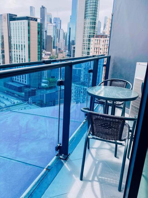 Southbank Serenity 2BR, Parking, and Wi-Fi