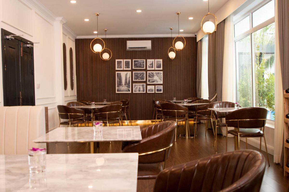 restaurant