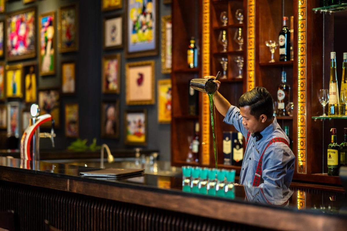 bar