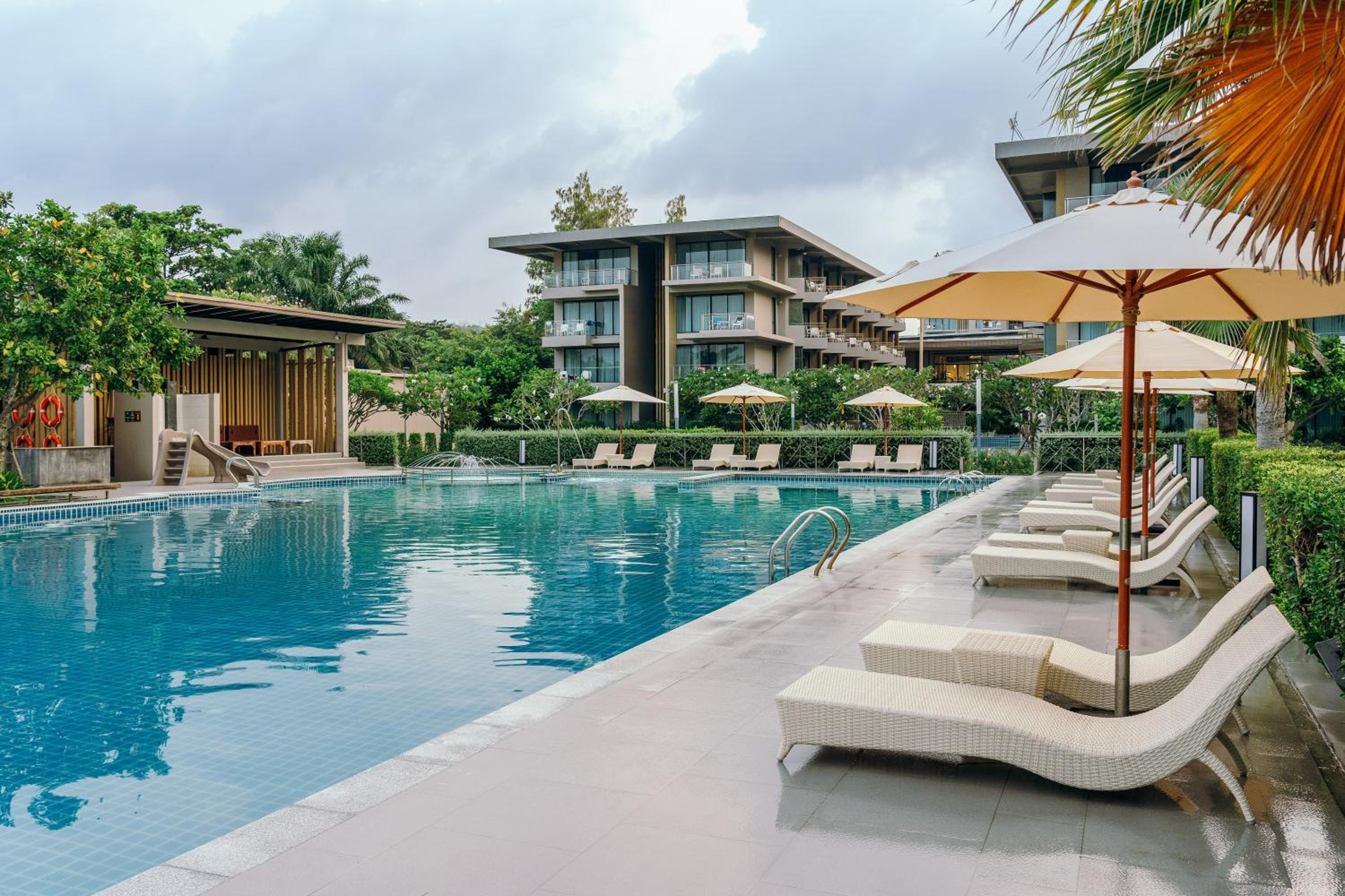 Sand Dunes Chaolao Beach Resort