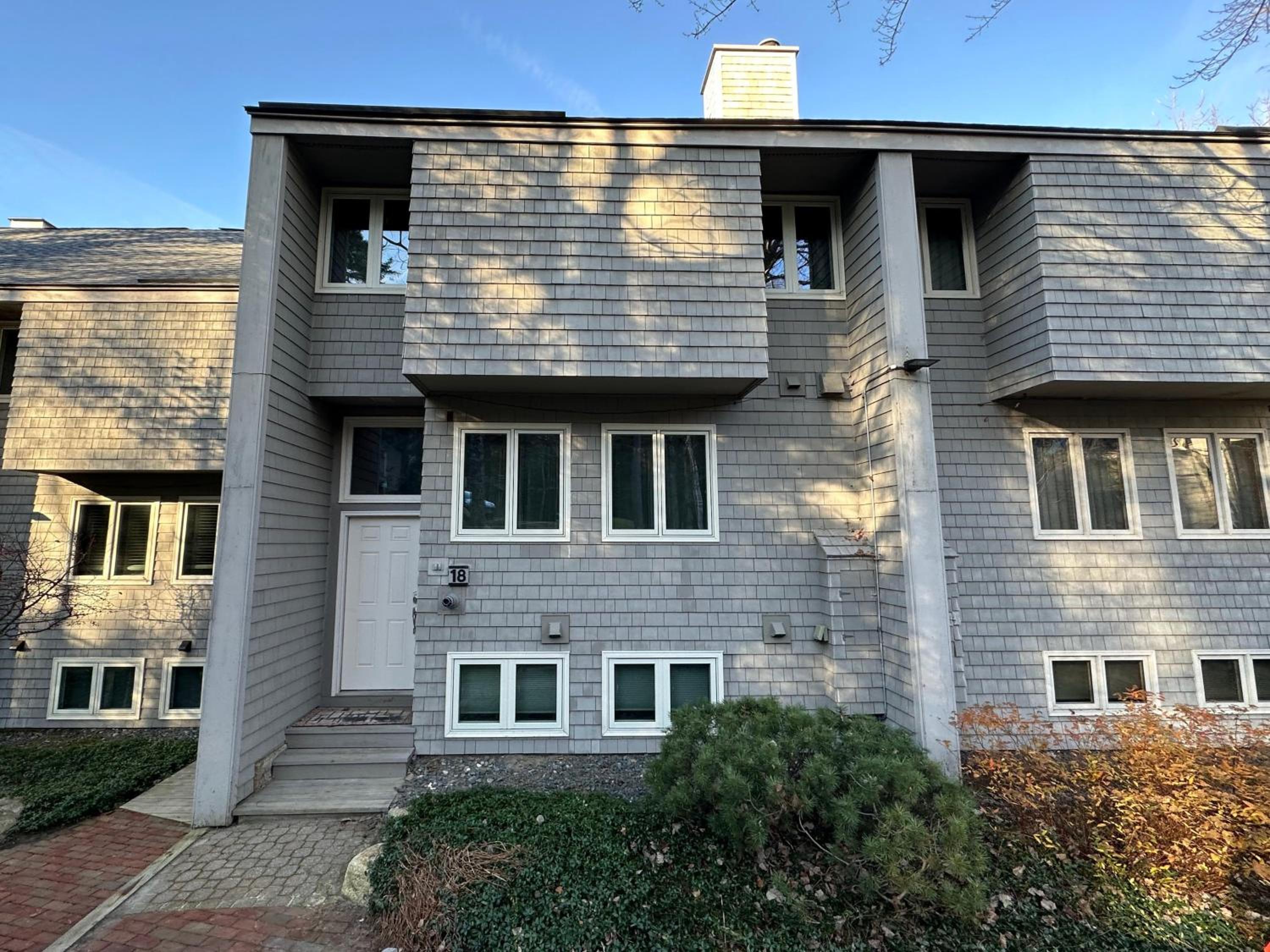 R18 Affordable Ski-in Ski-out Bretton Woods Townhome mountain views view 5