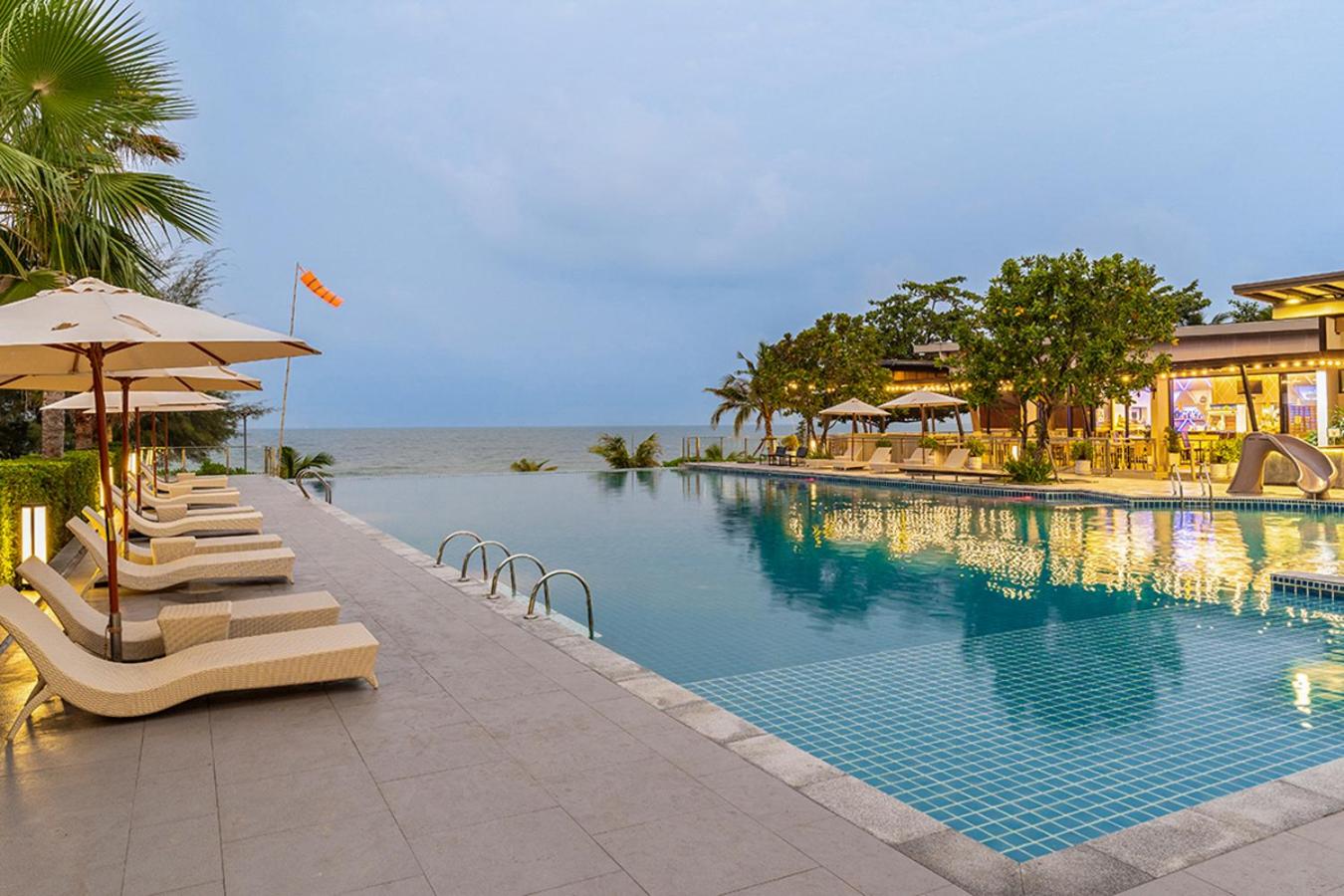 Sand Dunes Chaolao Beach Resort