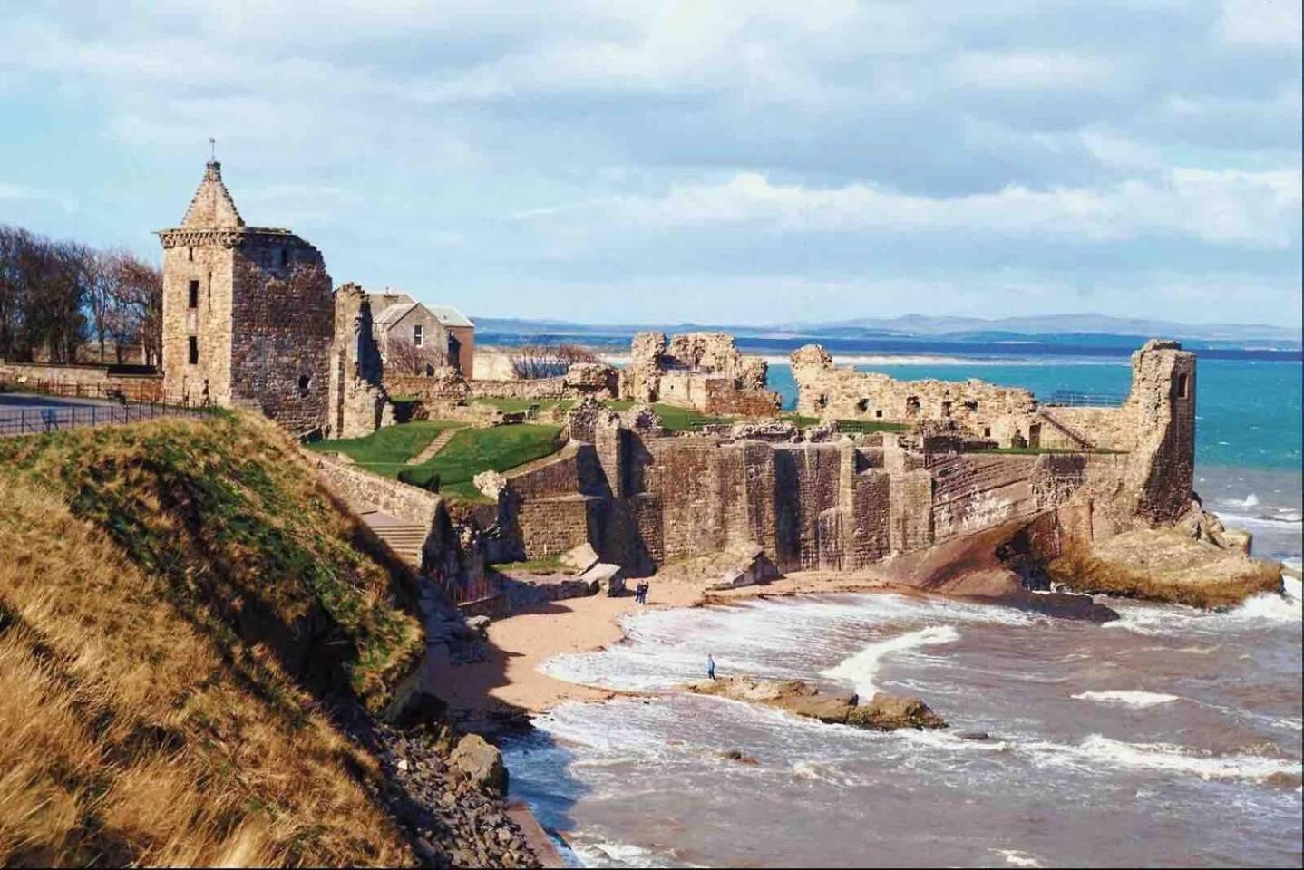 StAndrews- Sleeps4- FamilyFriendly- NewlyRenovated view 5