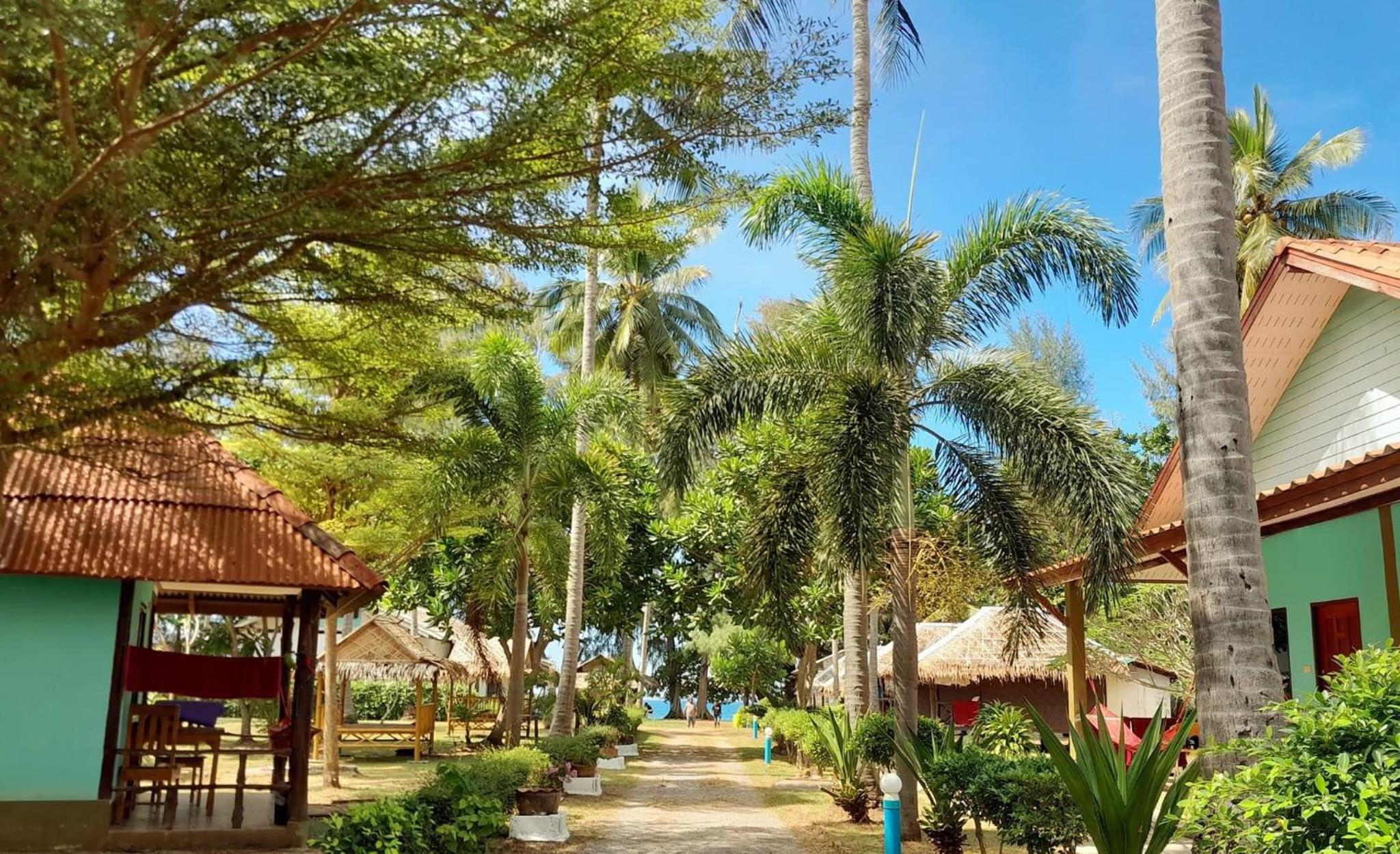 Lanta L.D. Beach Bungalow